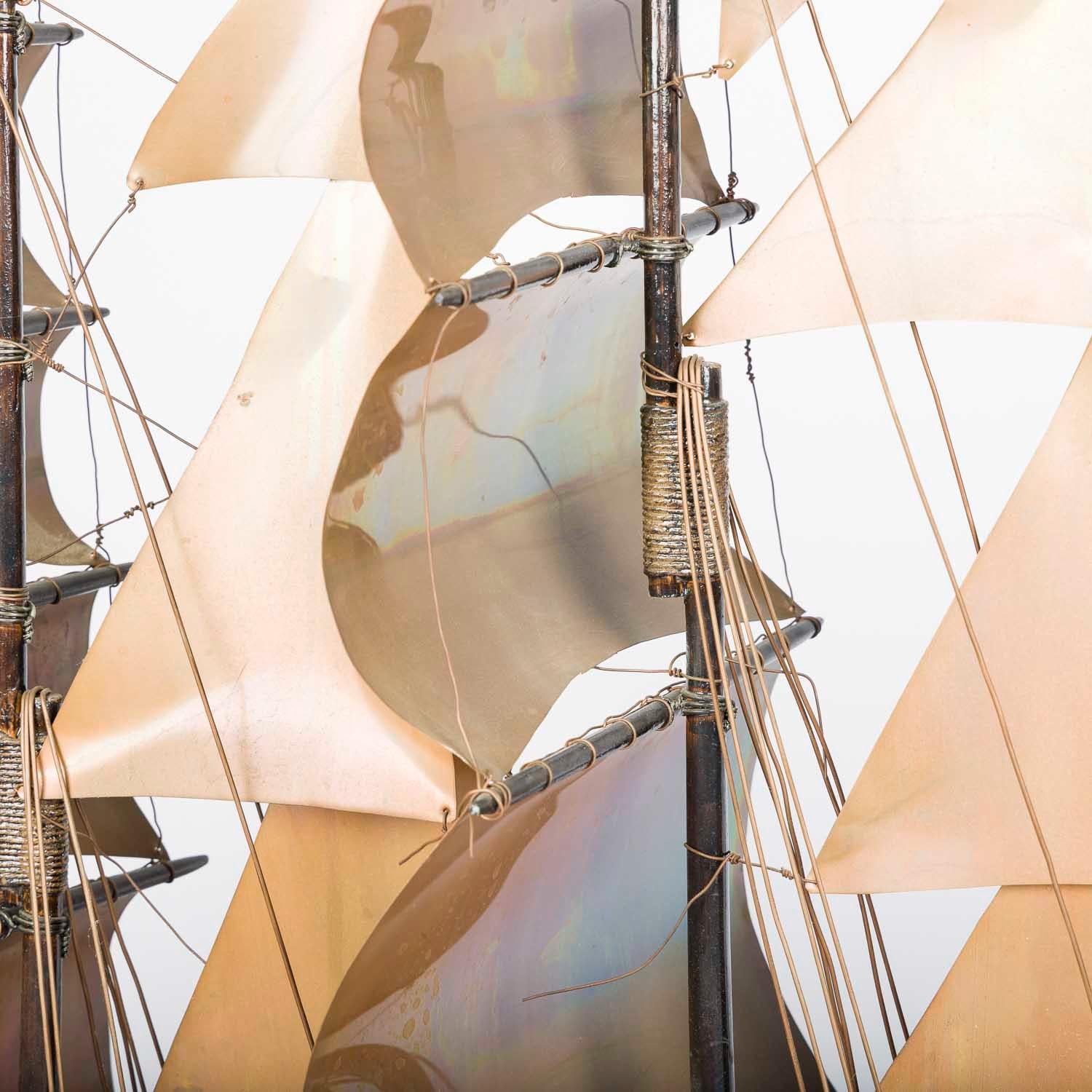 A model of a three mast sailing ship Golden Horizon Cobre en venta
