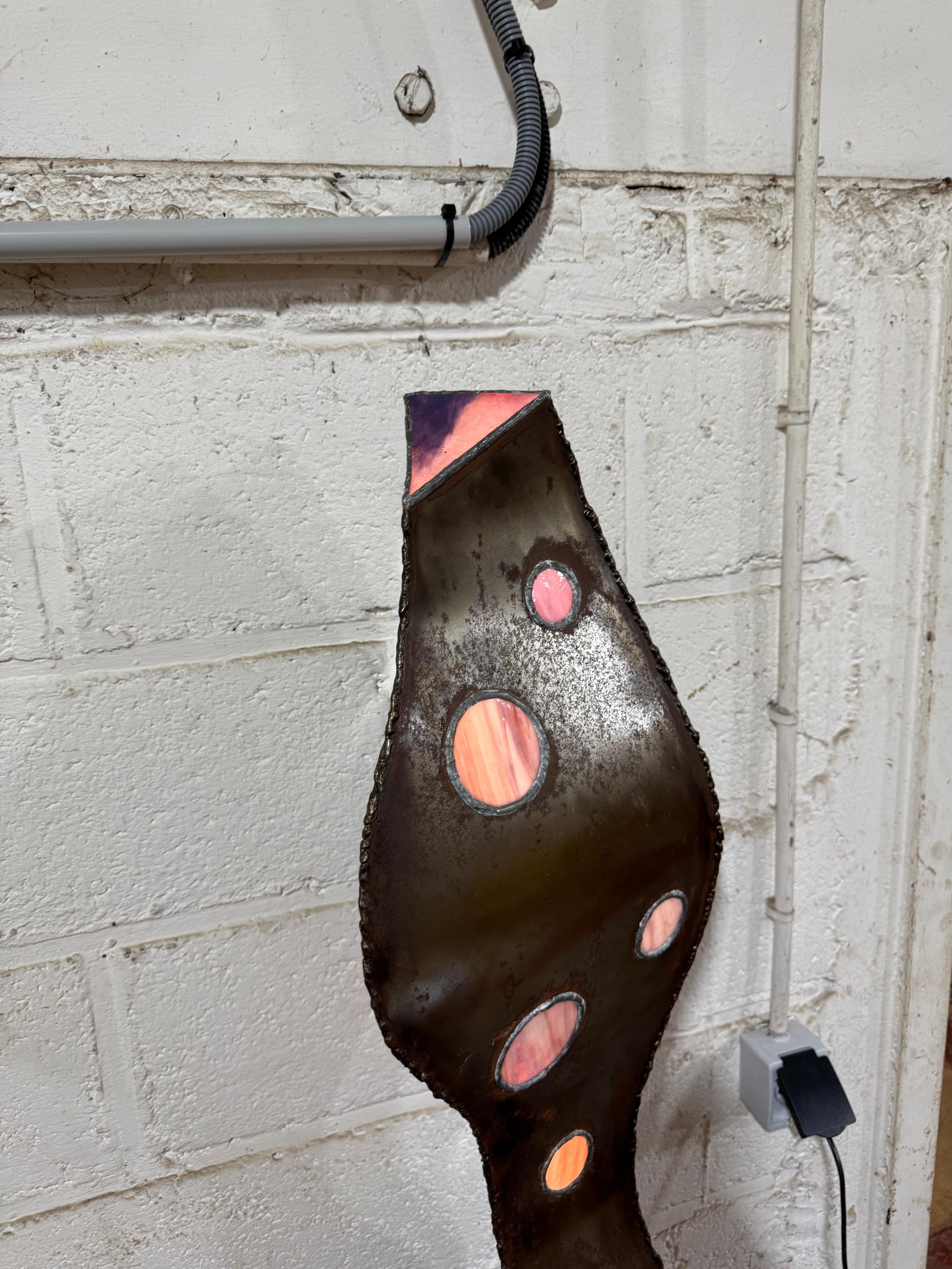 lampe tavle ou lampadaire inhabituel en fer et verre