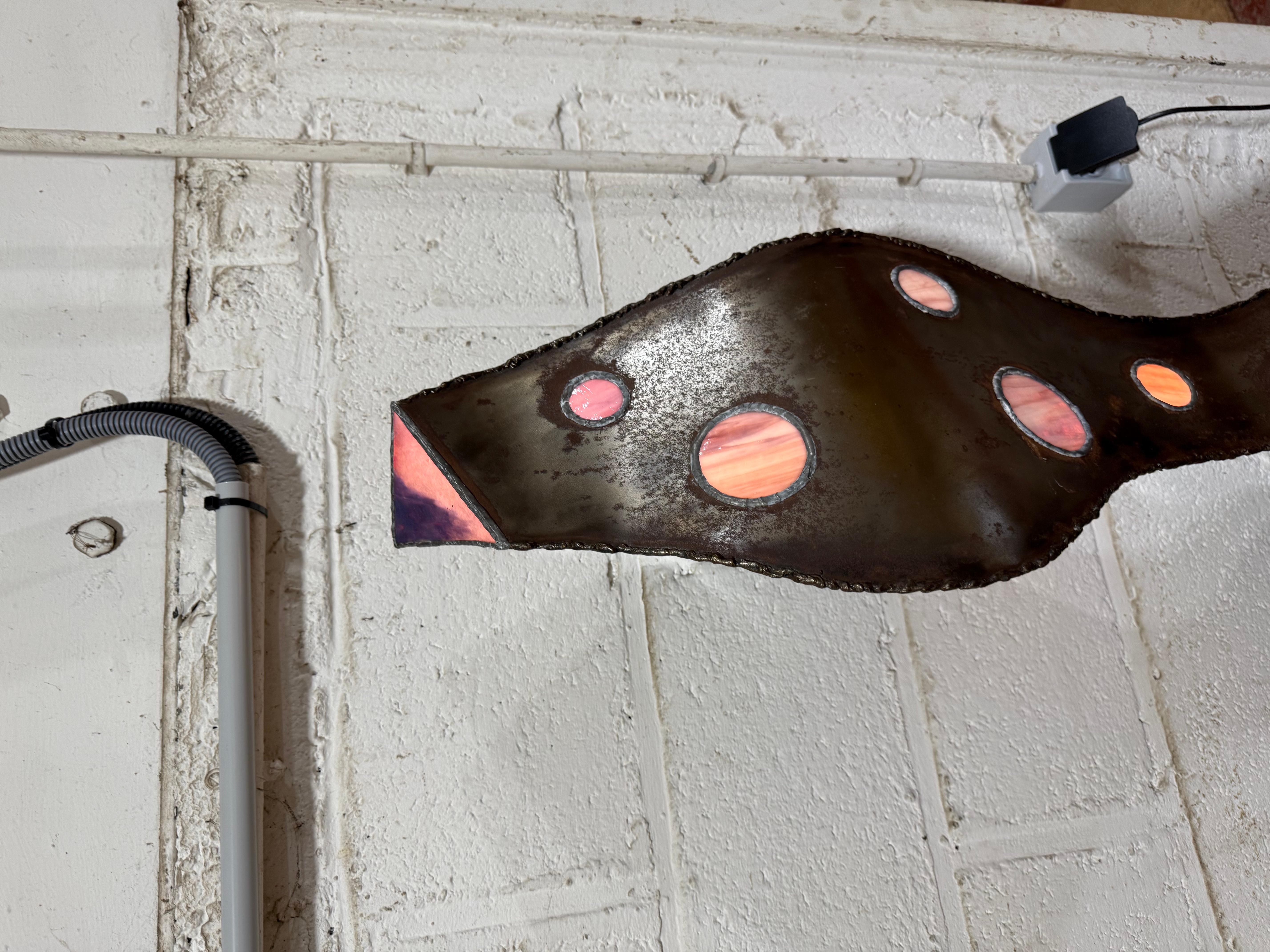 Lampe moderne en fer et en verre Bon état - En vente à Saint-Ouen, FR