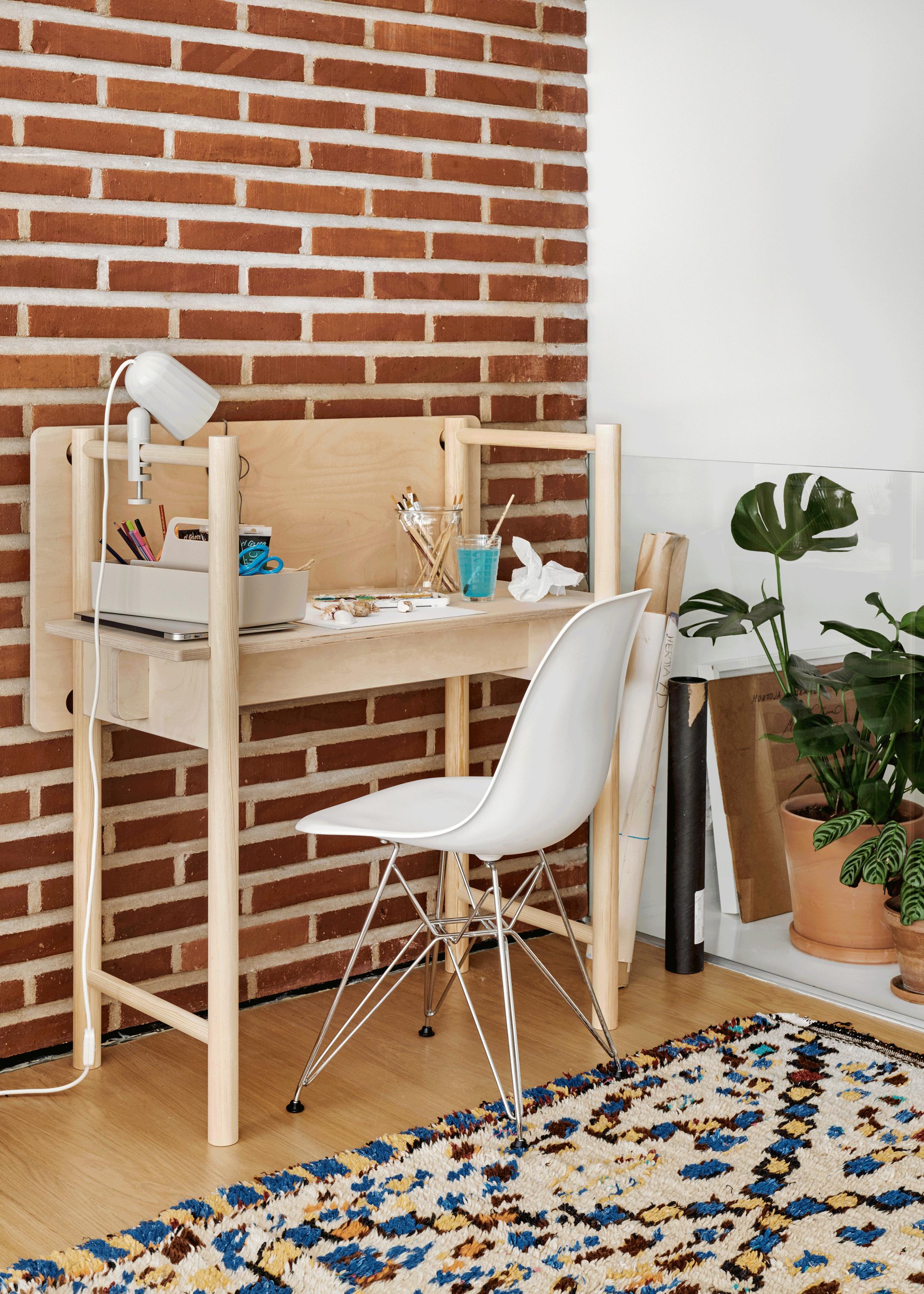 Escritorio de trabajo y mesa auxiliar de madera escandinava moderna Finlandés en venta