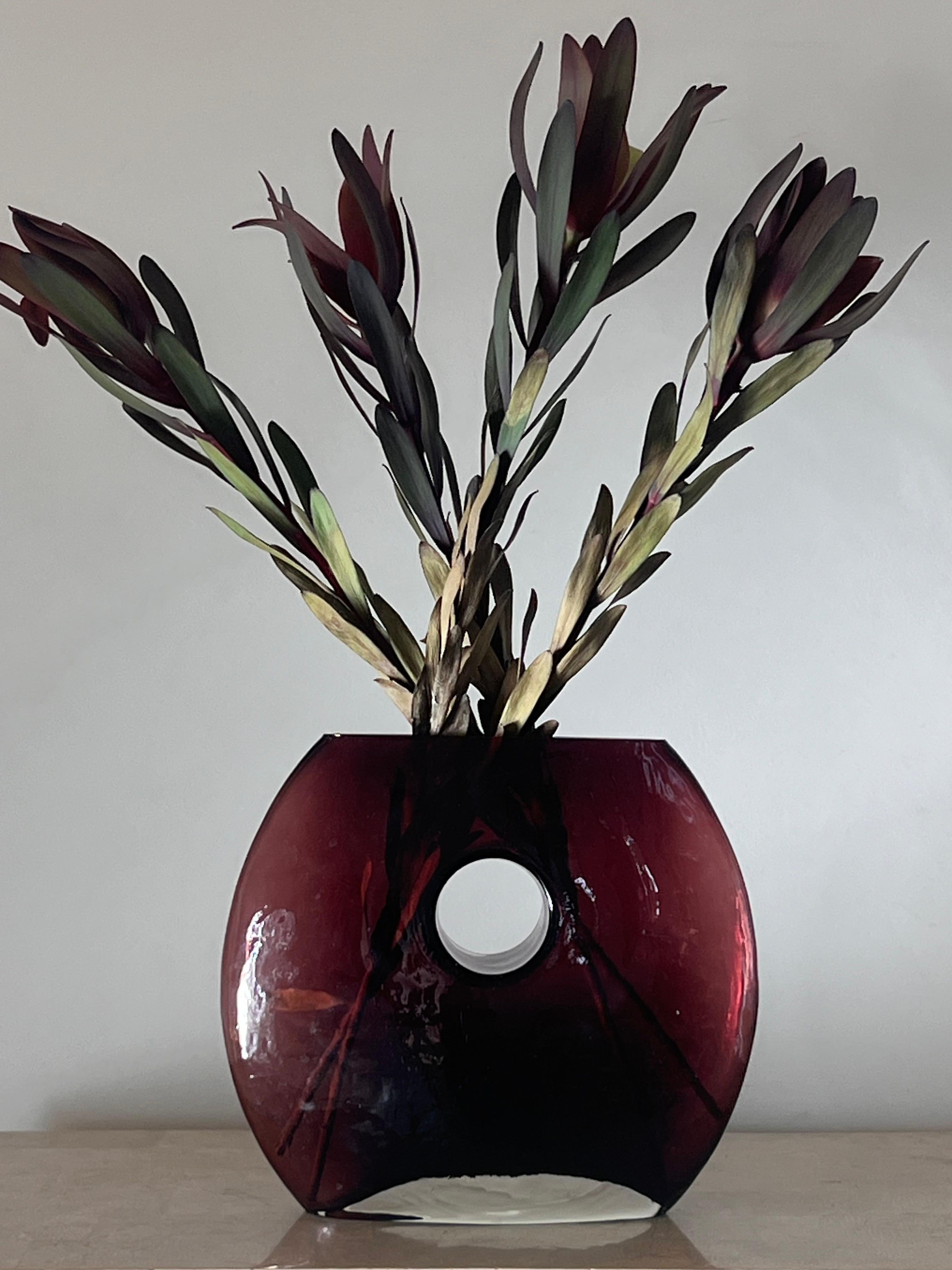 20th Century A modernist art glass “donut” vase in aubergine, late 20th century For Sale