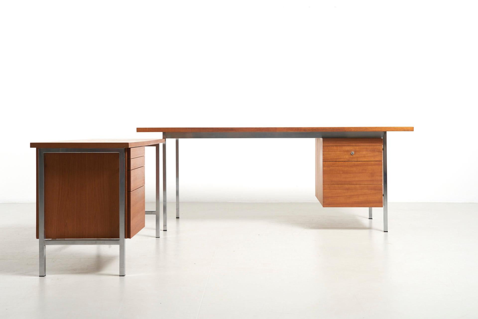Modernist Corner Desk Florence Knoll For Sale 4