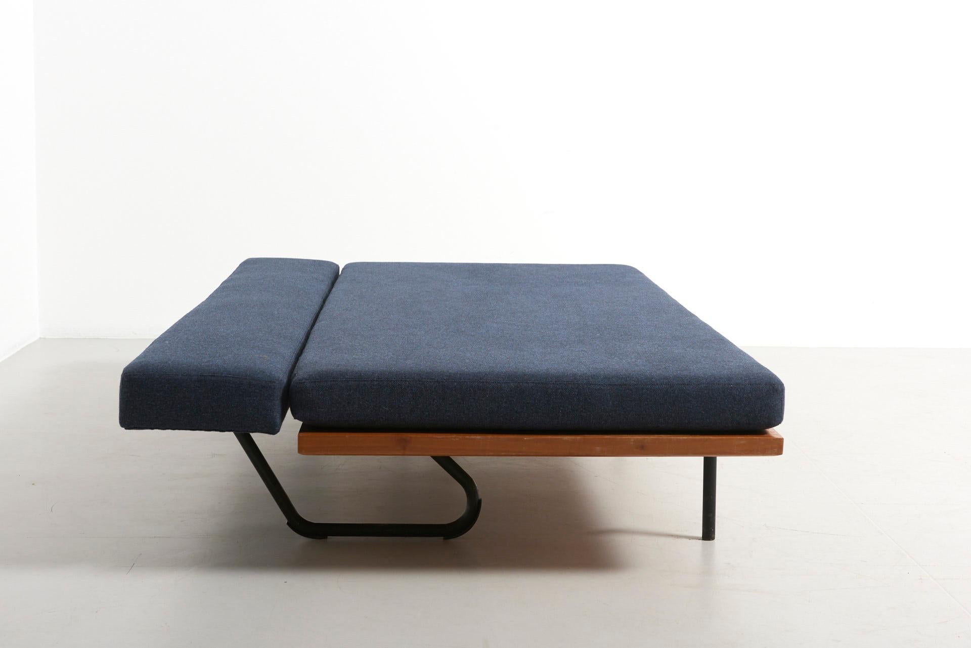 Modernistisches Daybed in Blau, 1960er Jahre im Zustand „Gut“ in Antwerpen, BE