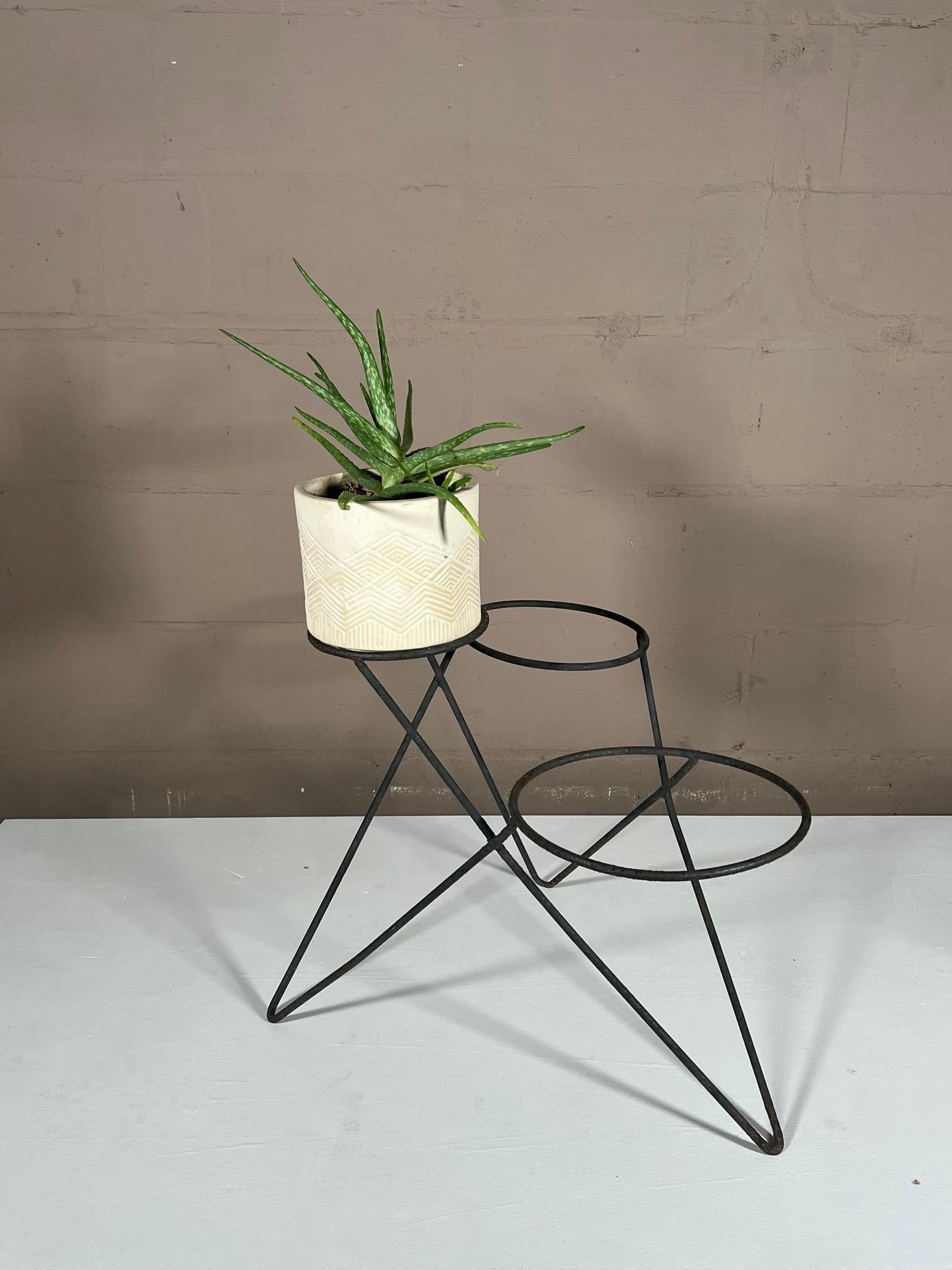 North American Modernist Planter by Architect Victor Bisharat For Sale