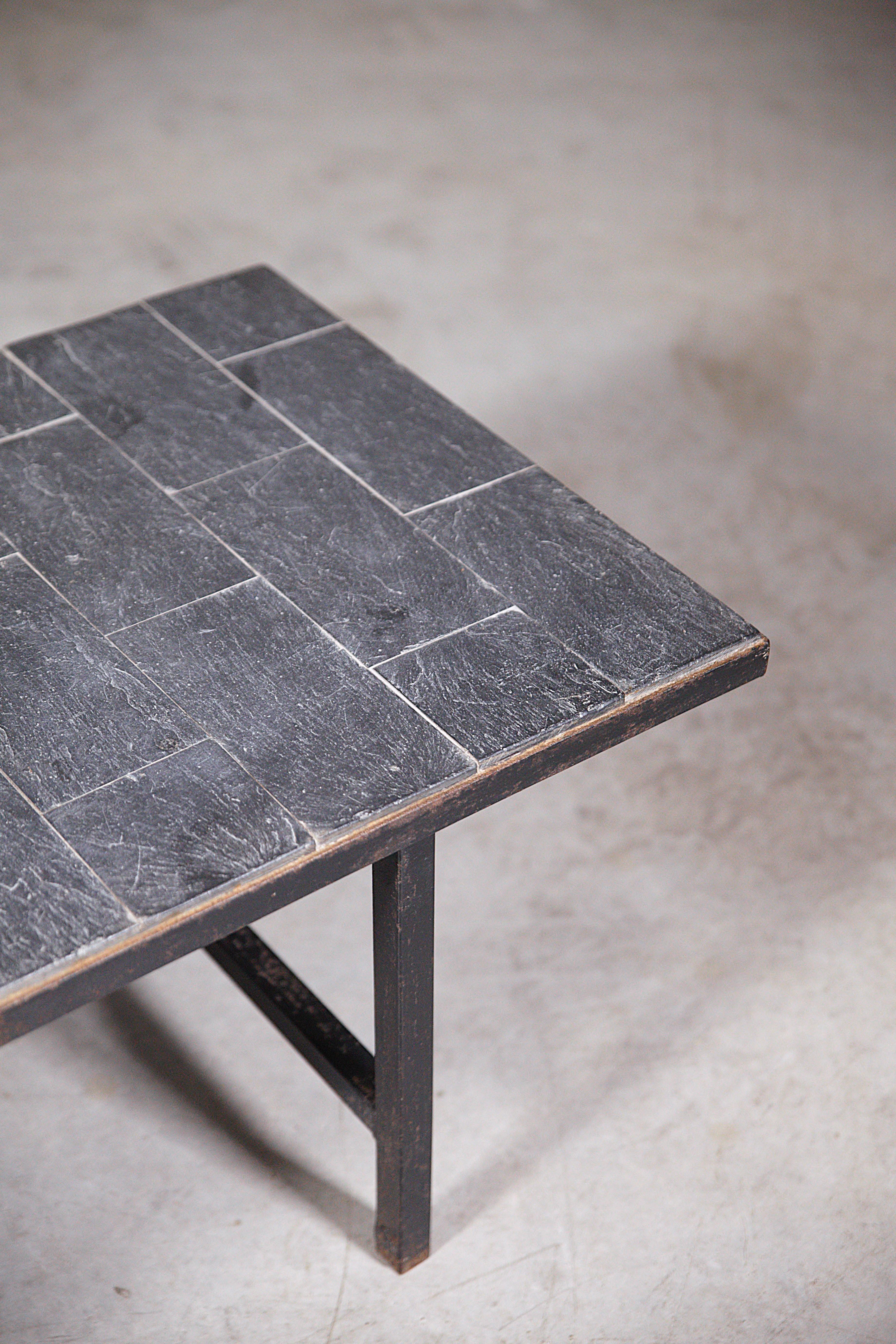 A Modernist Slate Stone Coffee Table France 1950's In Good Condition For Sale In HYÈRES, FR