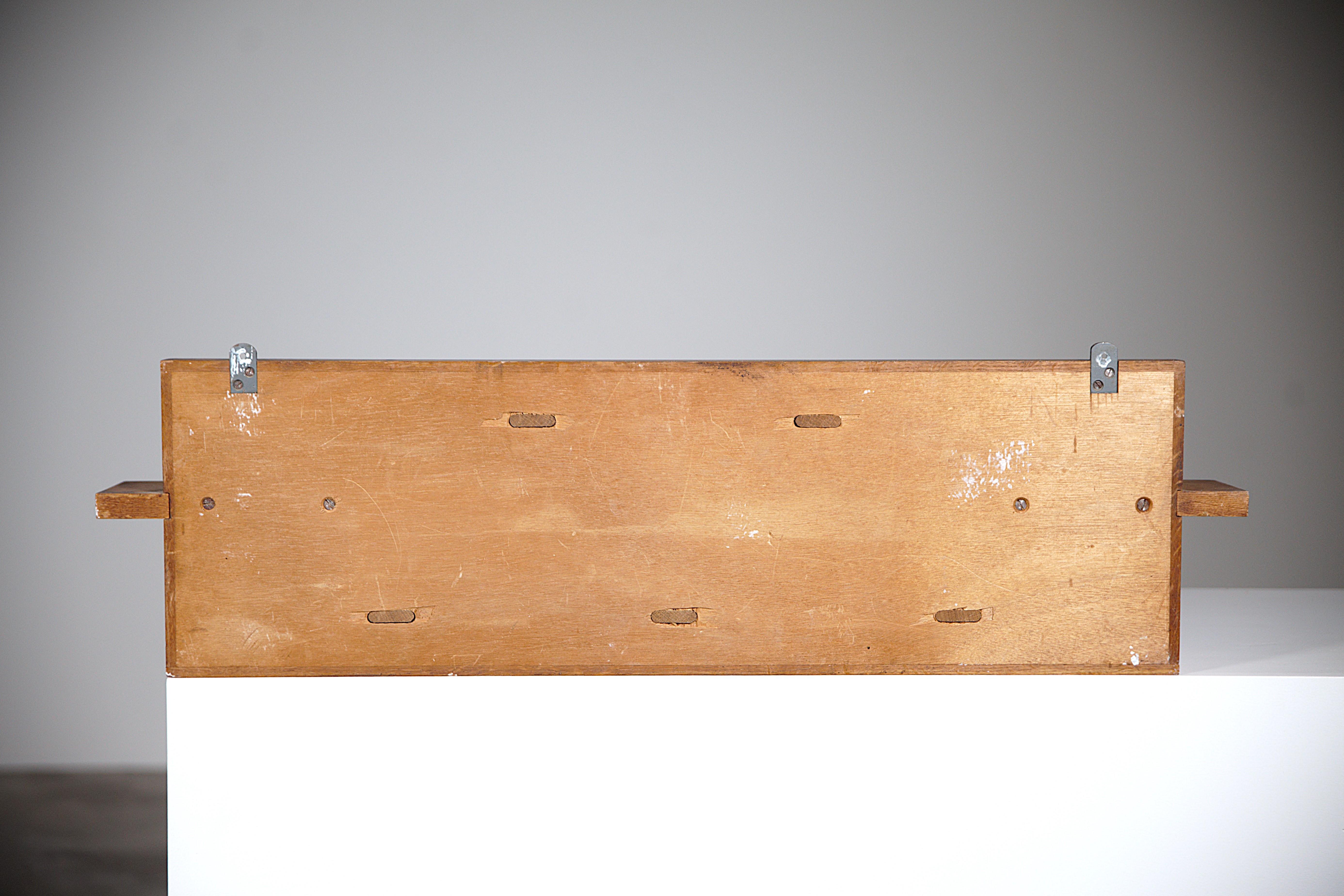 Ein modernistischer Wandgarderobenständer Frankreich 1930er Jahre im Angebot 2