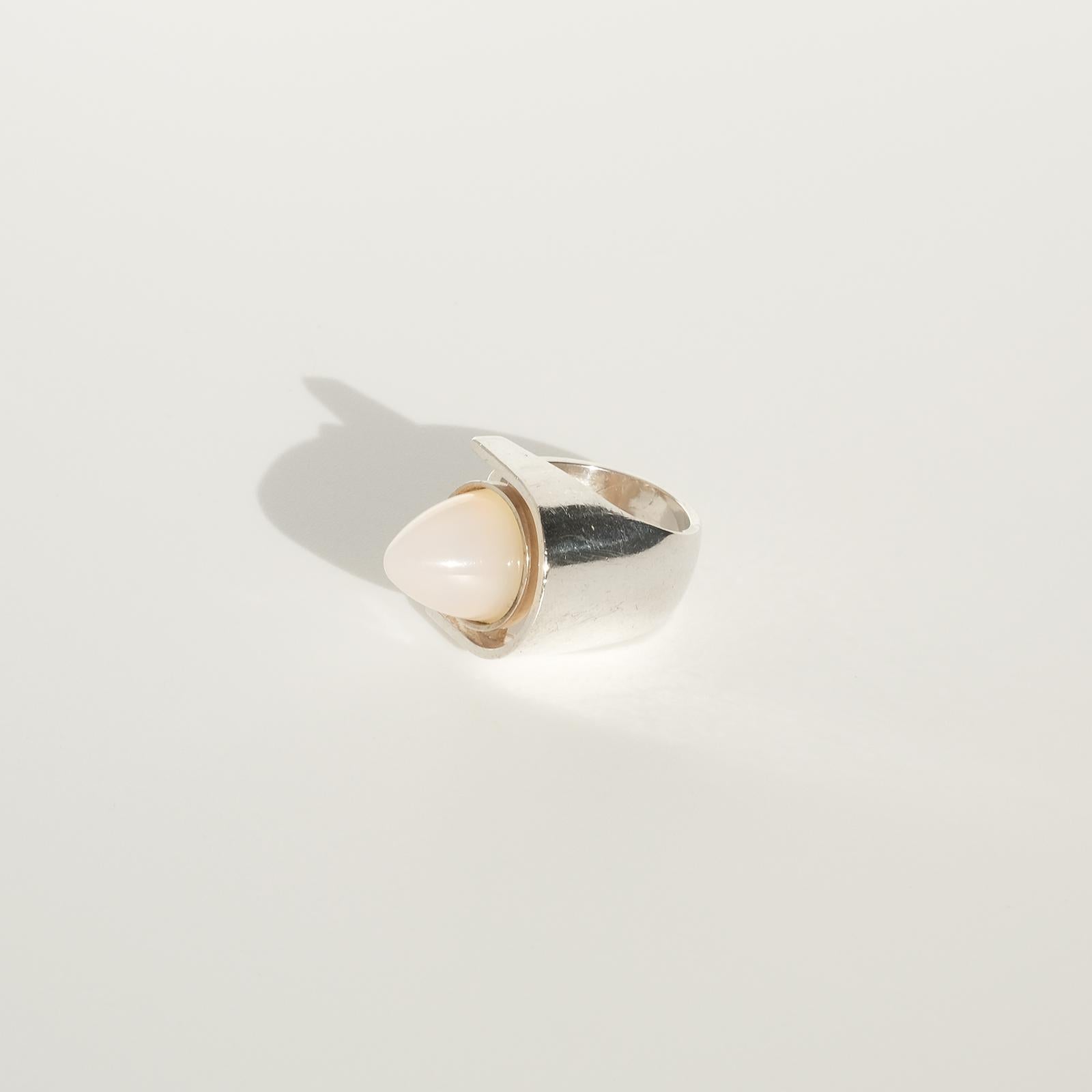 Modernistic Finnish Silver Ring with a Moonstone, 1960s In Good Condition In Stockholm, SE