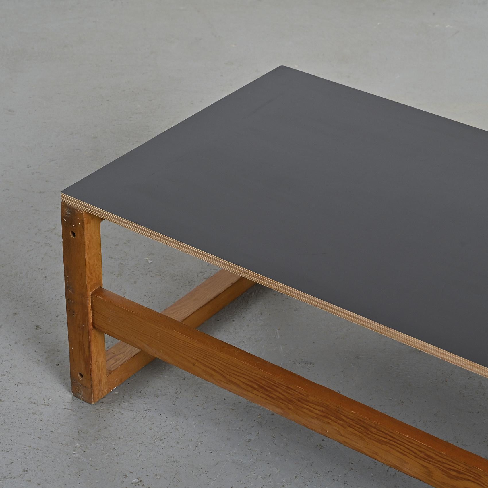 A Modular Table by Pierre Guariche for la Plagne, circa 1968 For Sale 3
