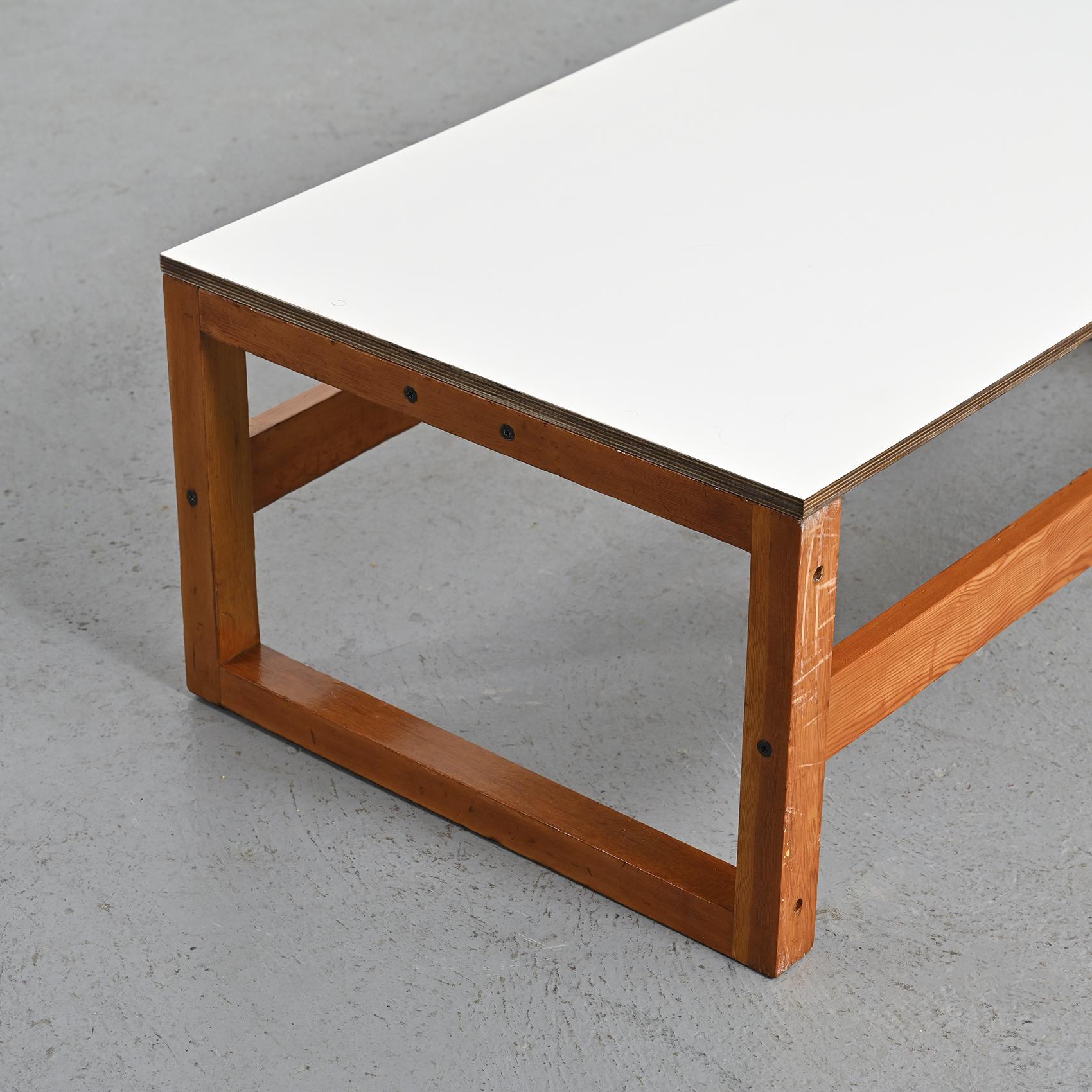 Table modulaire de Pierre Guariche pour la Plagne, vers 1968 en vente 4