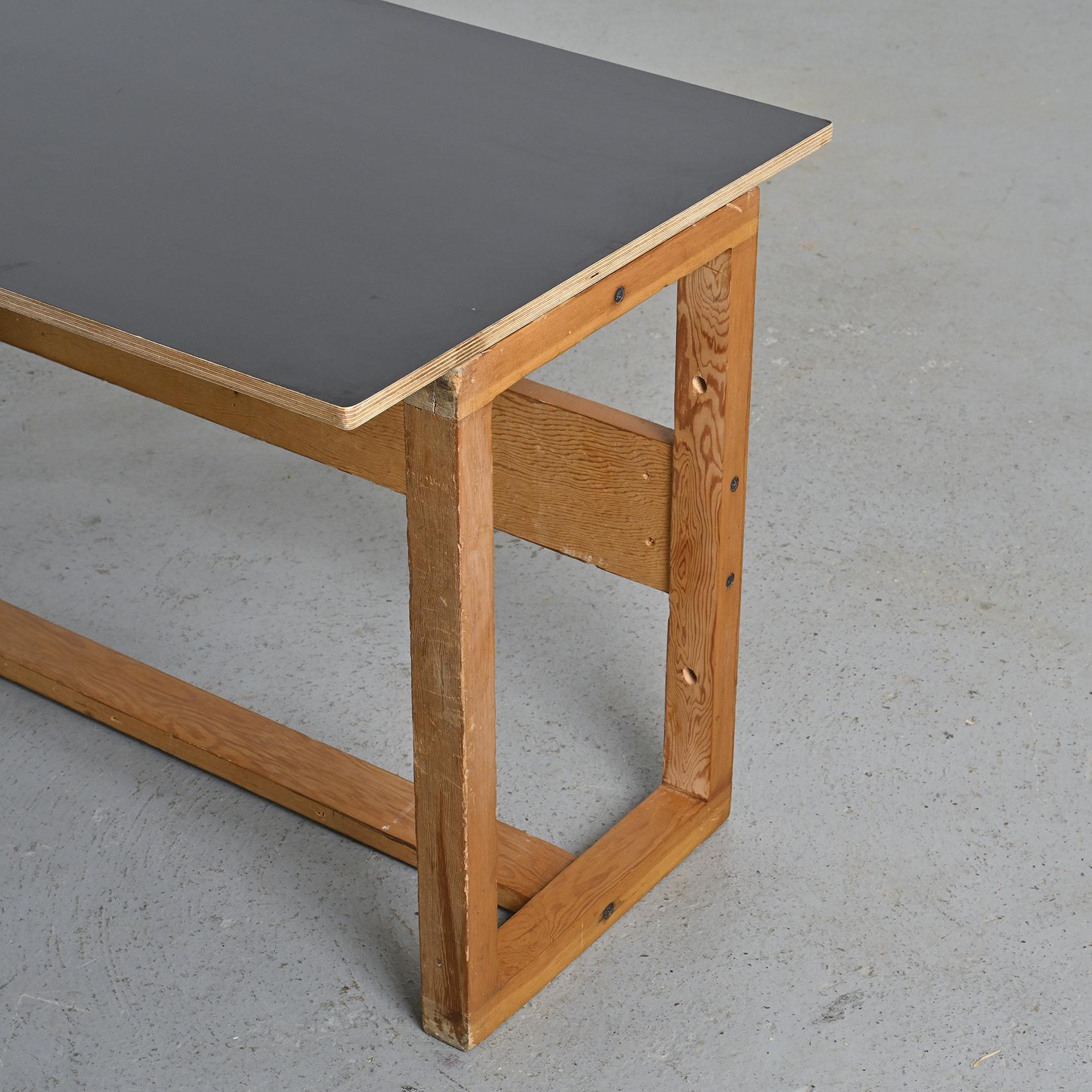 A Modular Table by Pierre Guariche for la Plagne, circa 1968 For Sale 6