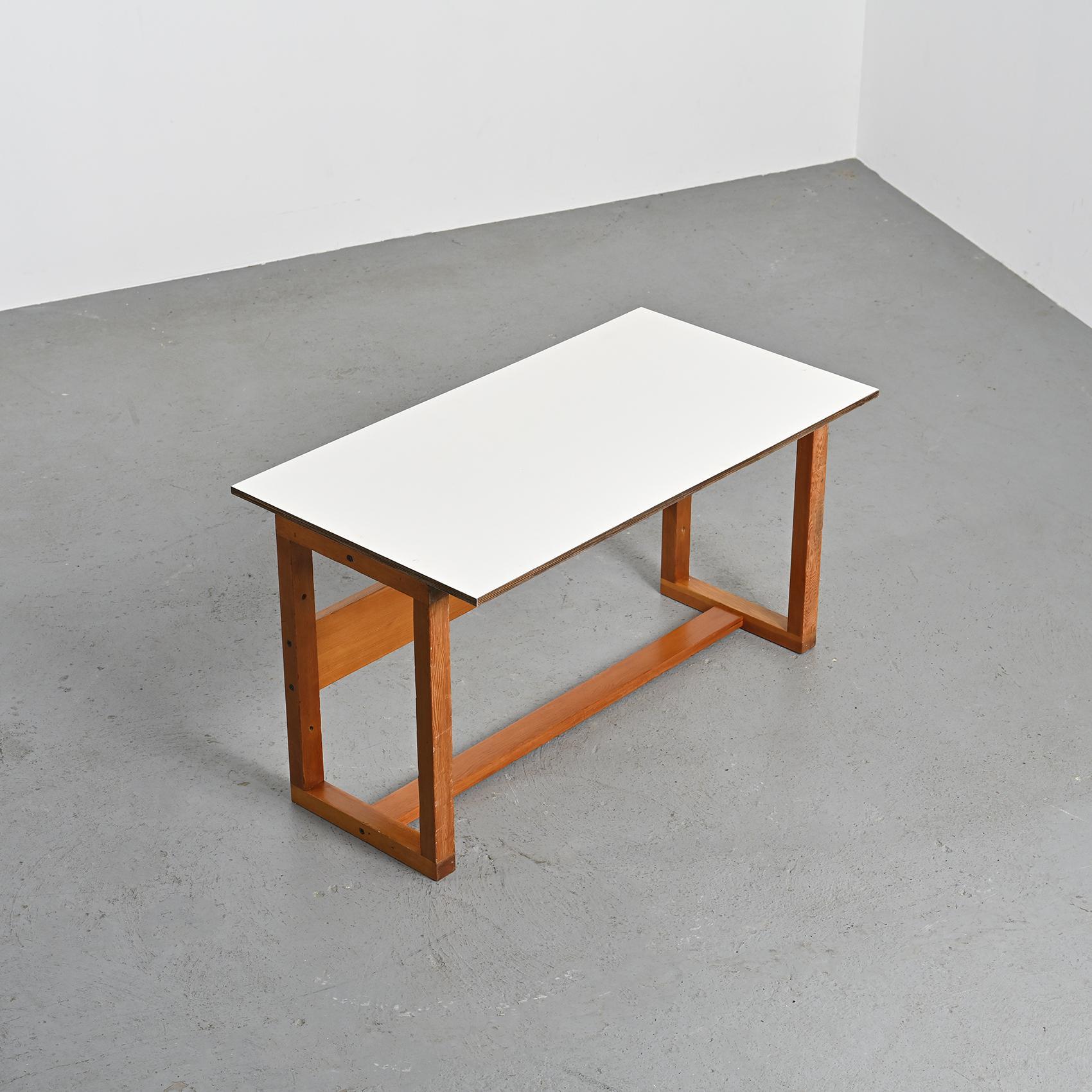 Table modulaire de Pierre Guariche pour la Plagne, vers 1968 en vente 9