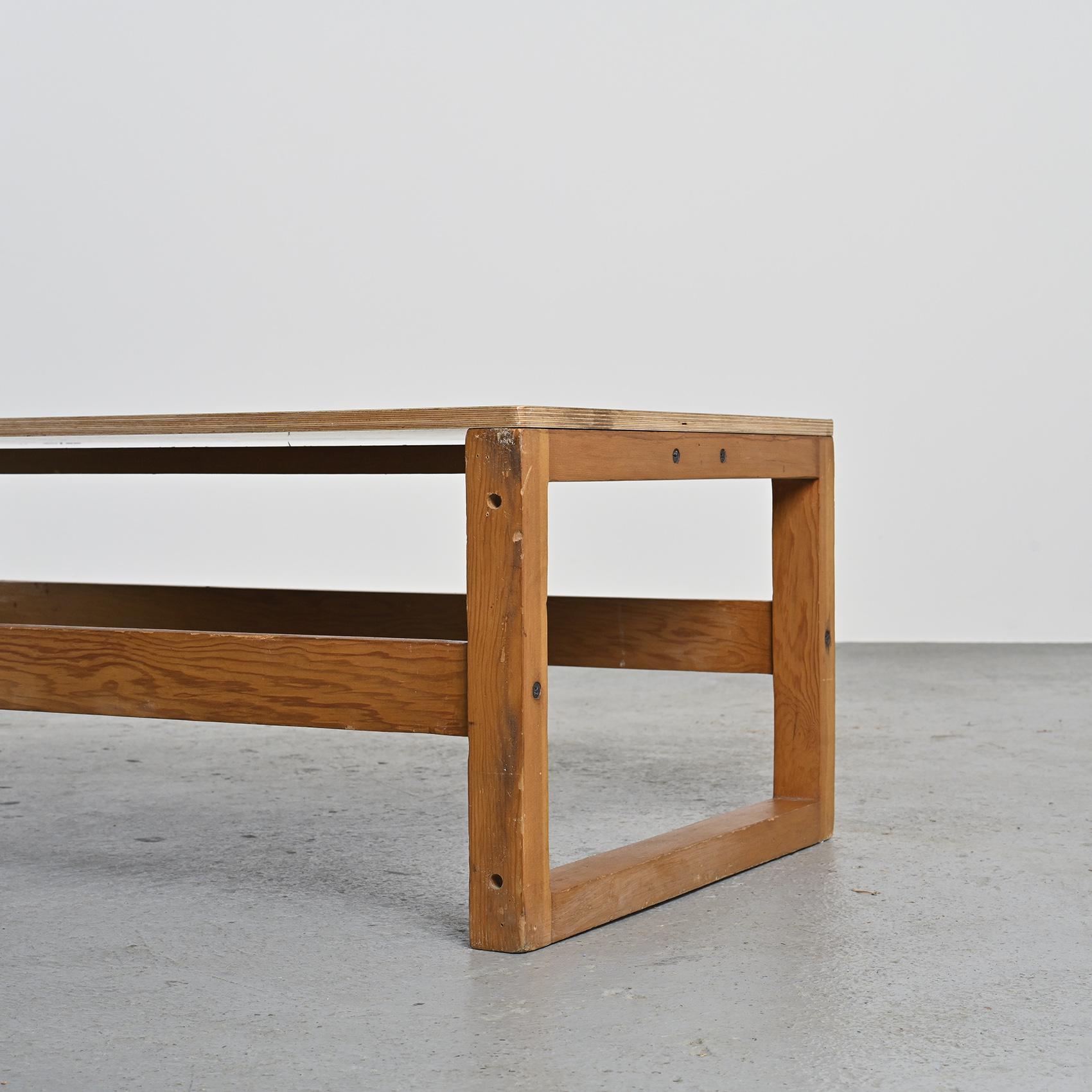 A Modular Table by Pierre Guariche for la Plagne, circa 1968 In Fair Condition For Sale In VILLEURBANNE, FR