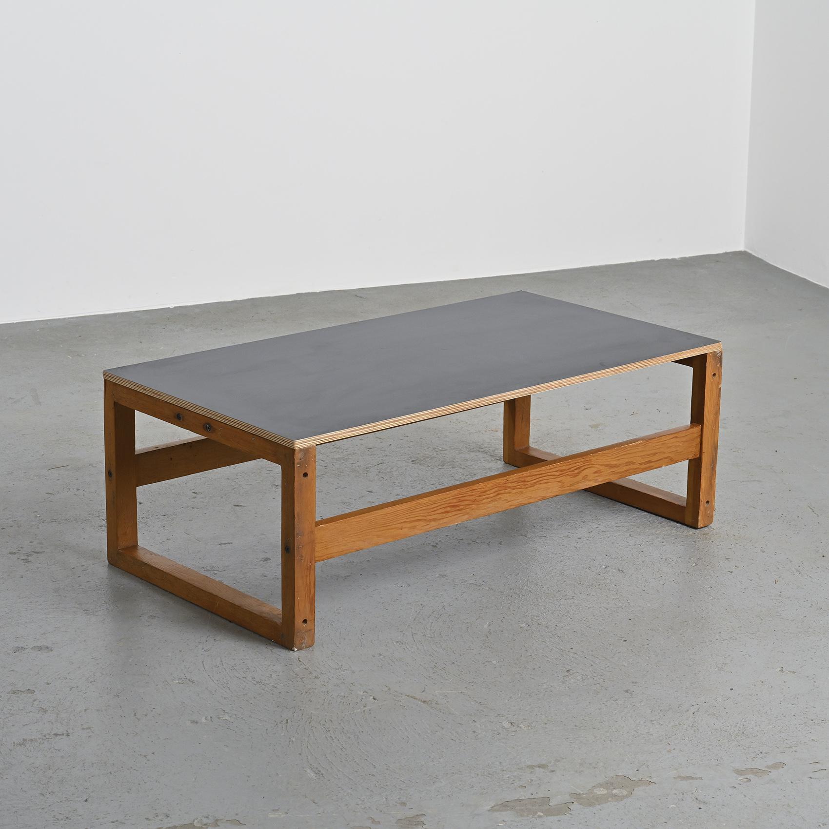 20th Century A Modular Table by Pierre Guariche for la Plagne, circa 1968 For Sale