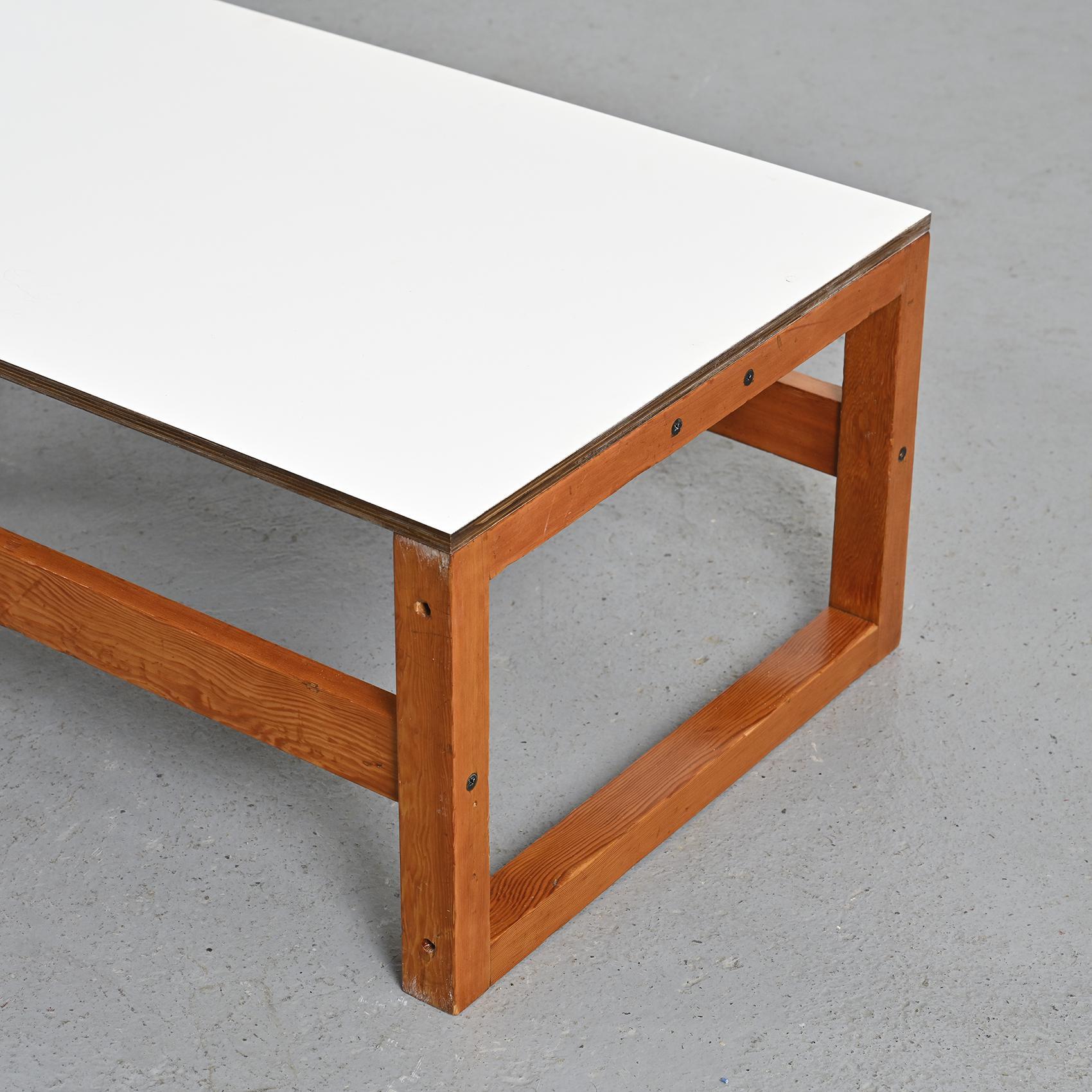 Table modulaire de Pierre Guariche pour la Plagne, vers 1968 en vente 2