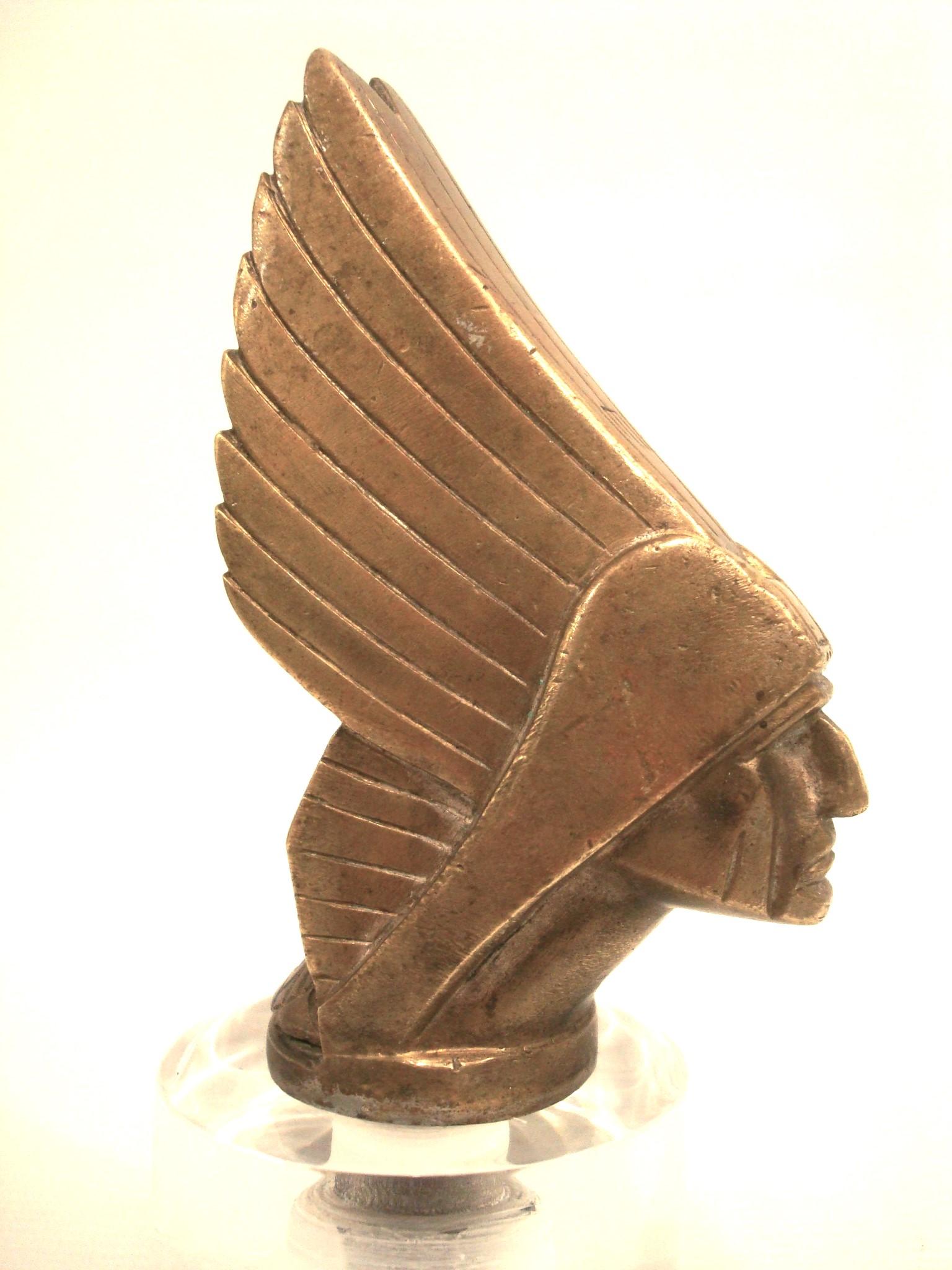 A 'Mohican' Car mascot / Hood Ornament by DAREL, circa 1930s In Good Condition In Buenos Aires, Olivos