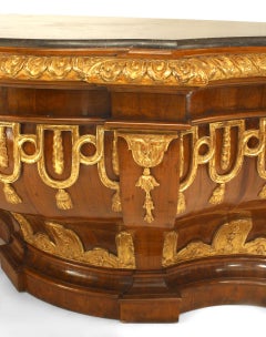 Buffet italien rococo à bombe en noyer