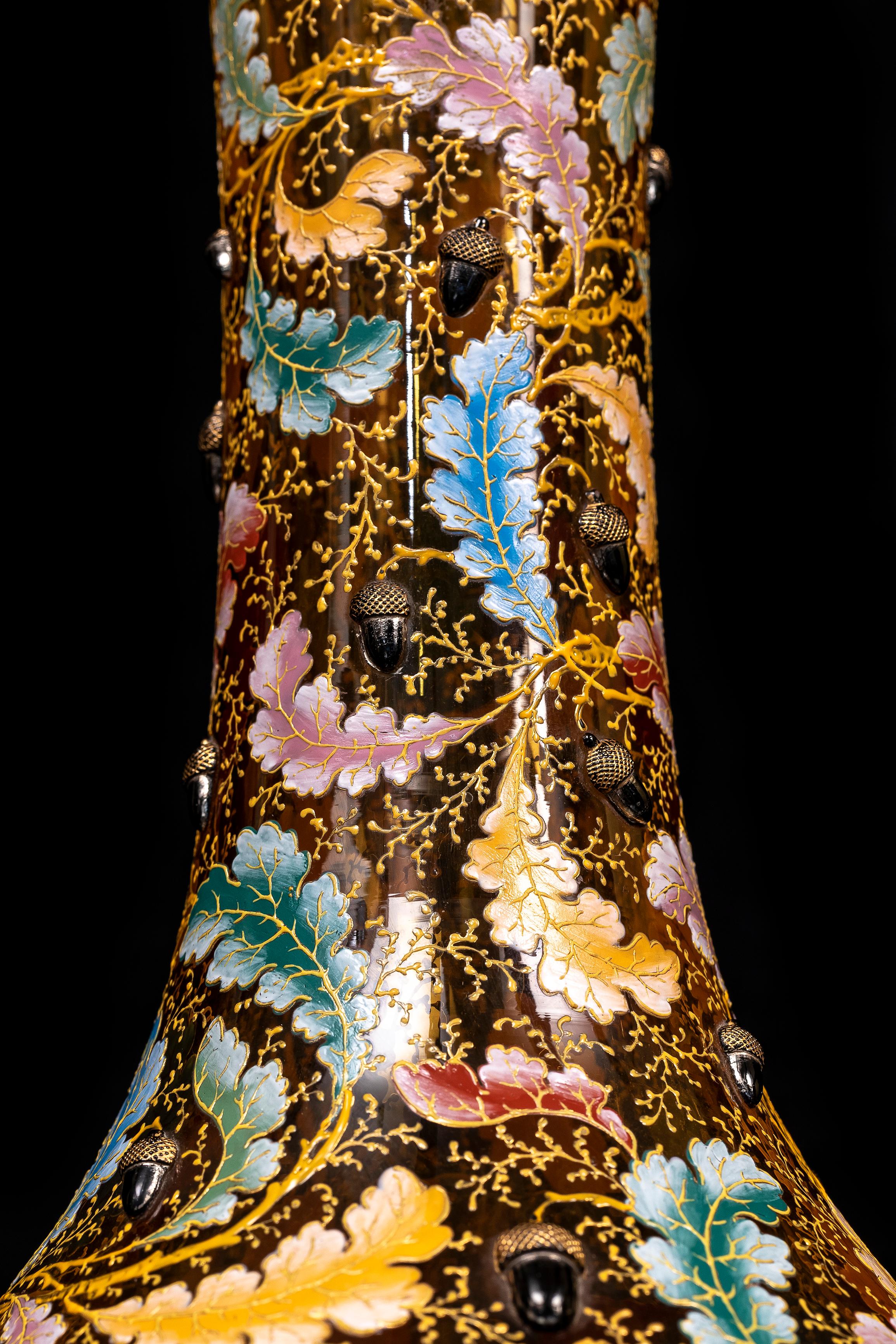 Un monumentale vaso a pappagallo in cristallo giallo dorato e smaltato di Moser del XIX secolo in vendita 6