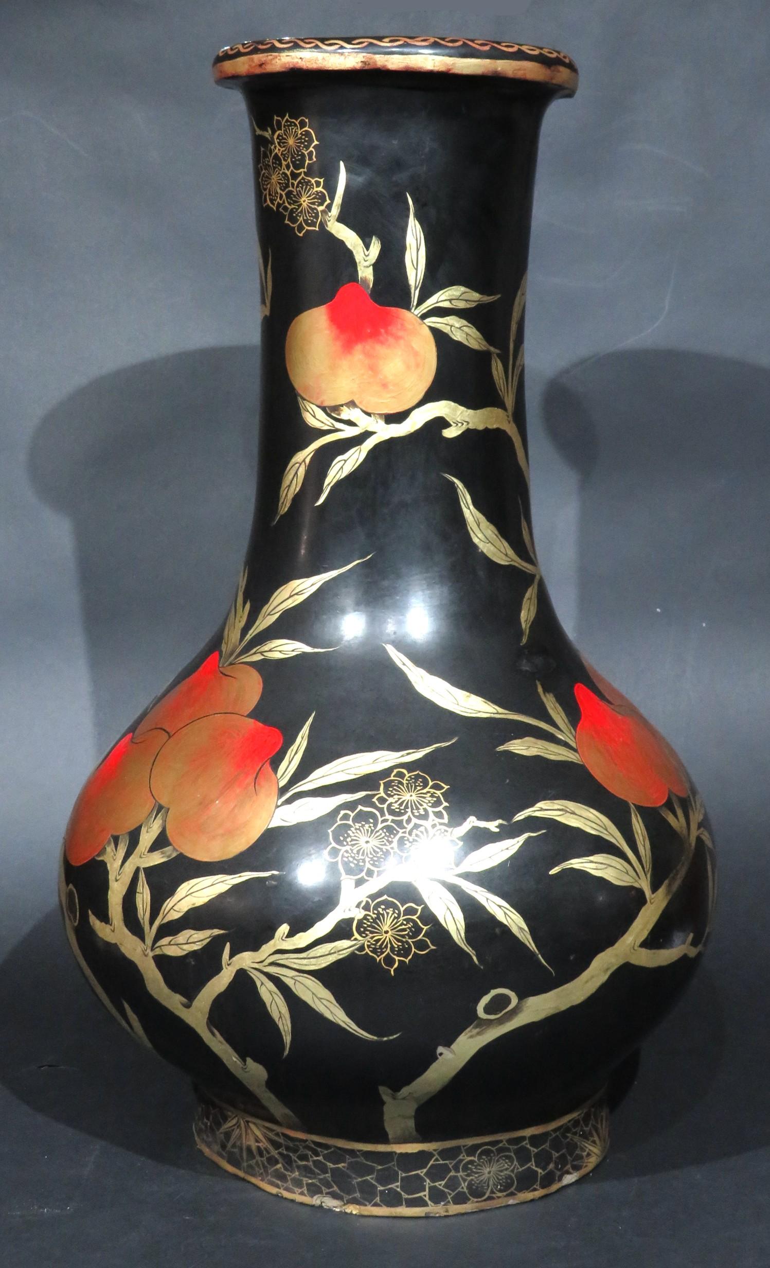 Monumentale Ryukyu-Hariko-Vase (Pappmaché) aus dem 19. Jahrhundert, Meiji-Periode (1868-1912) (Japanisch) im Angebot