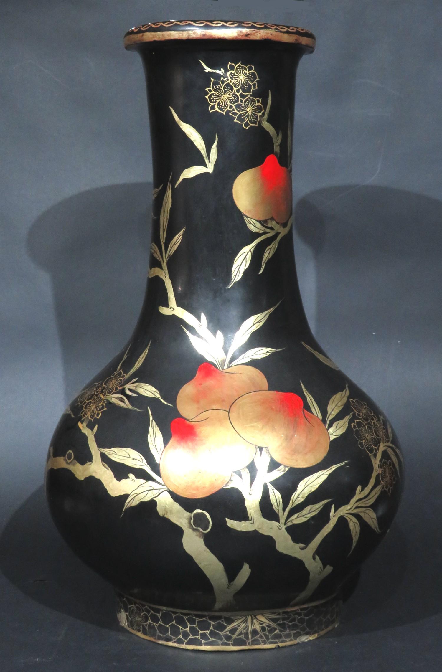 Monumentale Ryukyu-Hariko-Vase (Pappmaché) aus dem 19. Jahrhundert, Meiji-Periode (1868-1912) (Ebonisiert) im Angebot