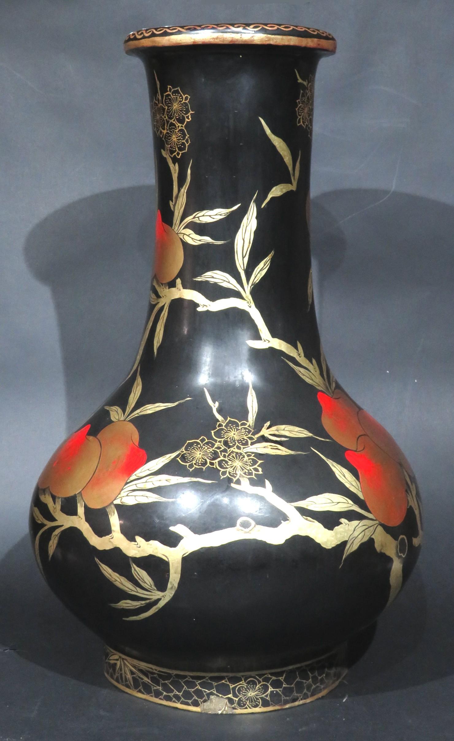 Monumentale Ryukyu-Hariko-Vase (Pappmaché) aus dem 19. Jahrhundert, Meiji-Periode (1868-1912) im Zustand „Gut“ im Angebot in Ottawa, Ontario