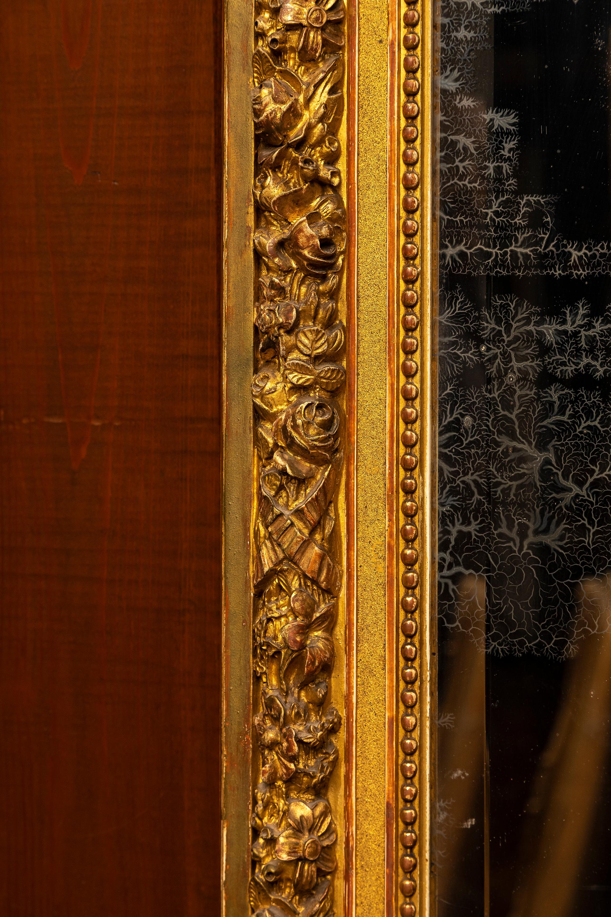 Eine monumentale 19. Jahrhundert Französisch Giltwood Floral Love Birds Mirror im Angebot 1