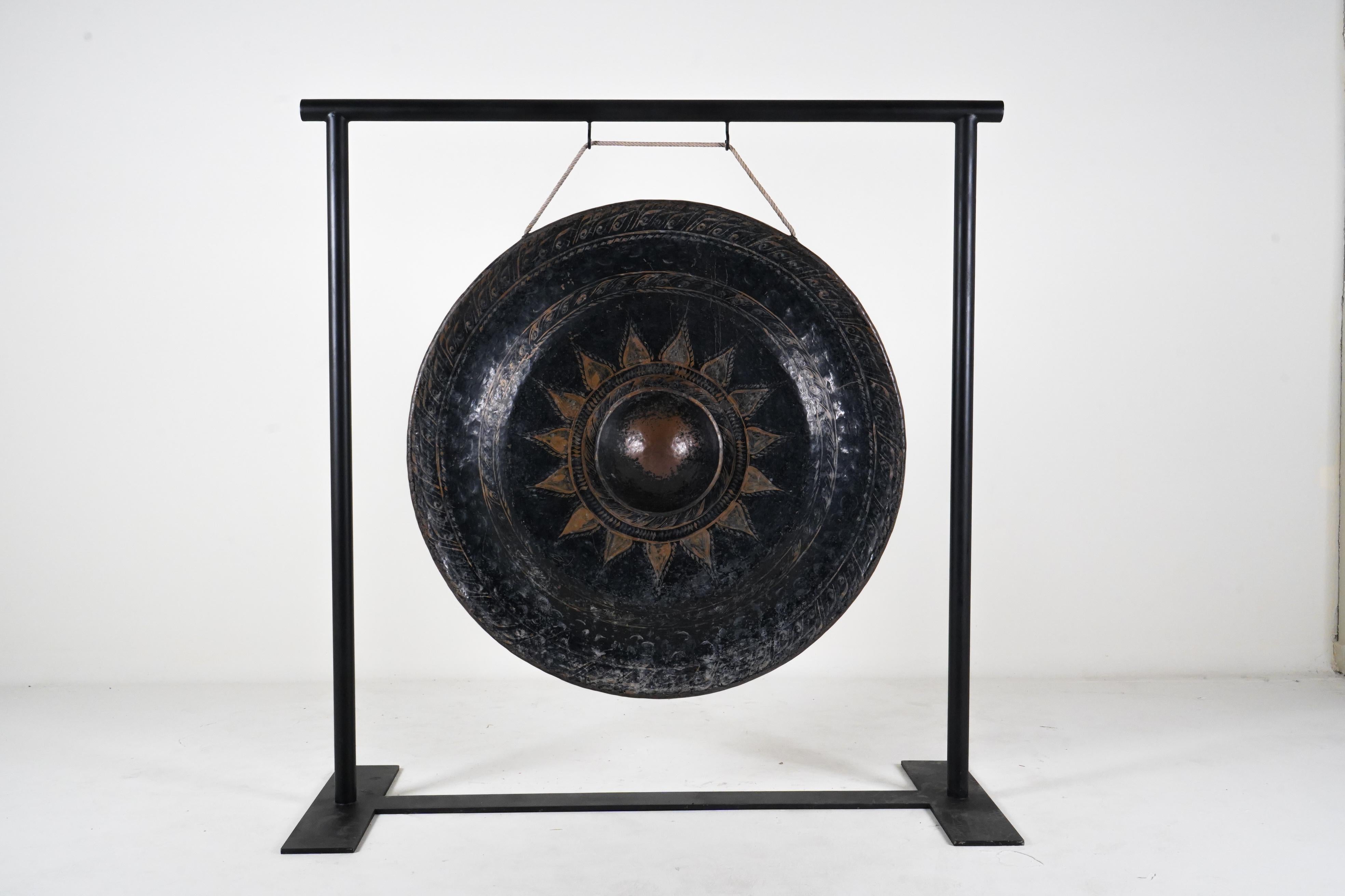 A Monumental 20th Century Brass Gong  For Sale 5