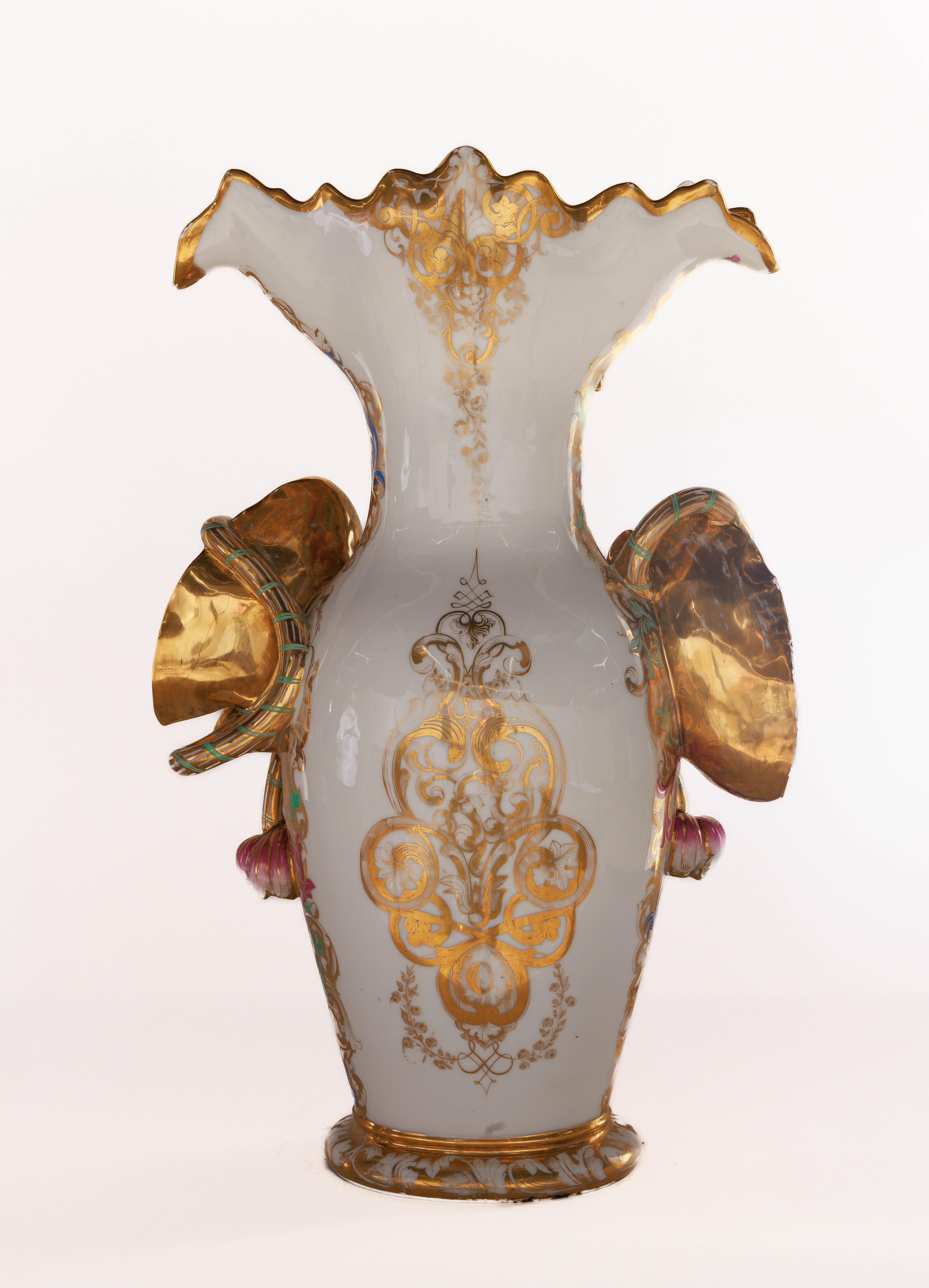 Paire monumentale et magistrale de vases en porcelaine de Paris peints à la main en vente 4