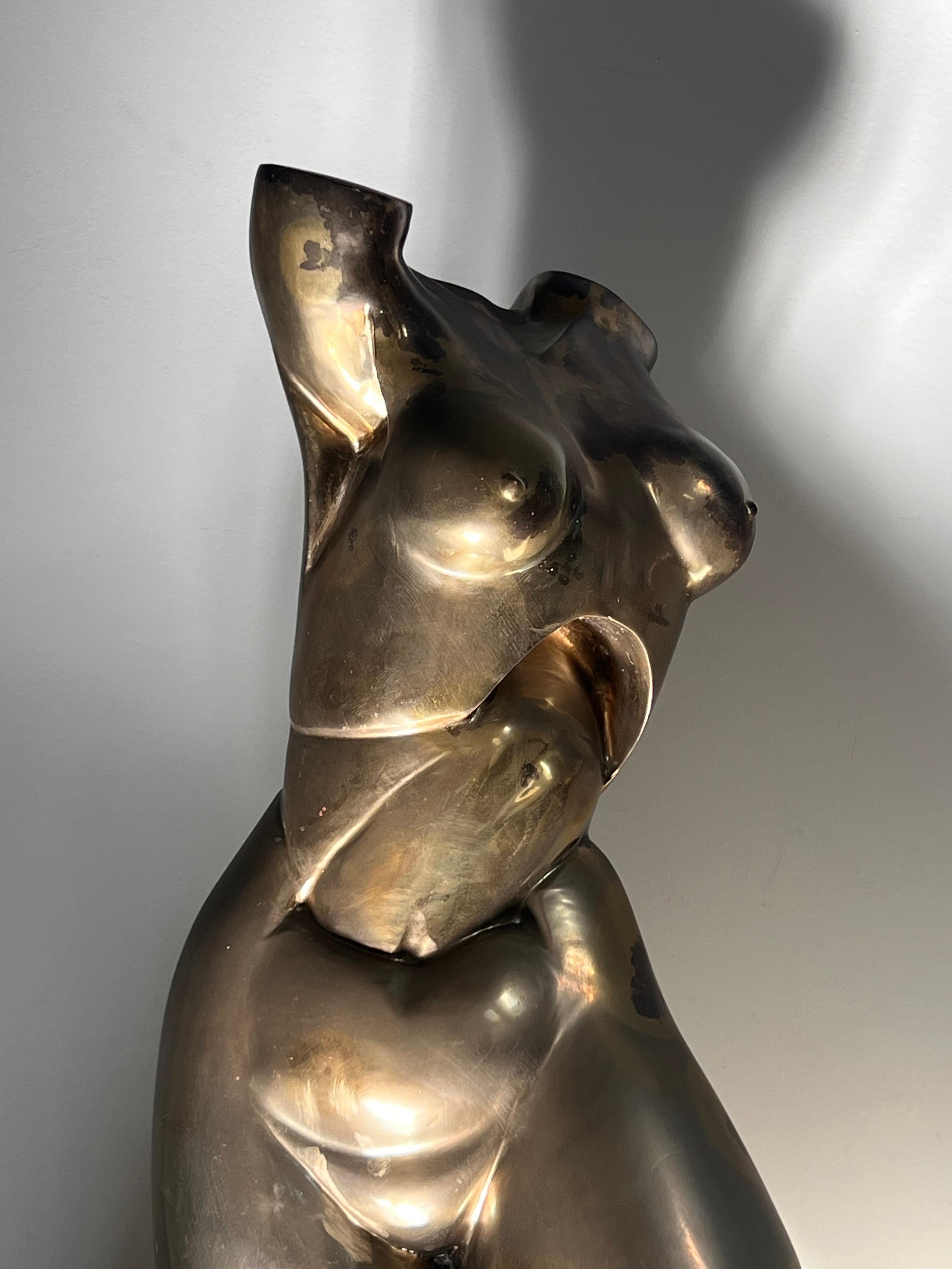 A monumental bronze female nude sculpture by Somchai, circa 1970 For Sale 4