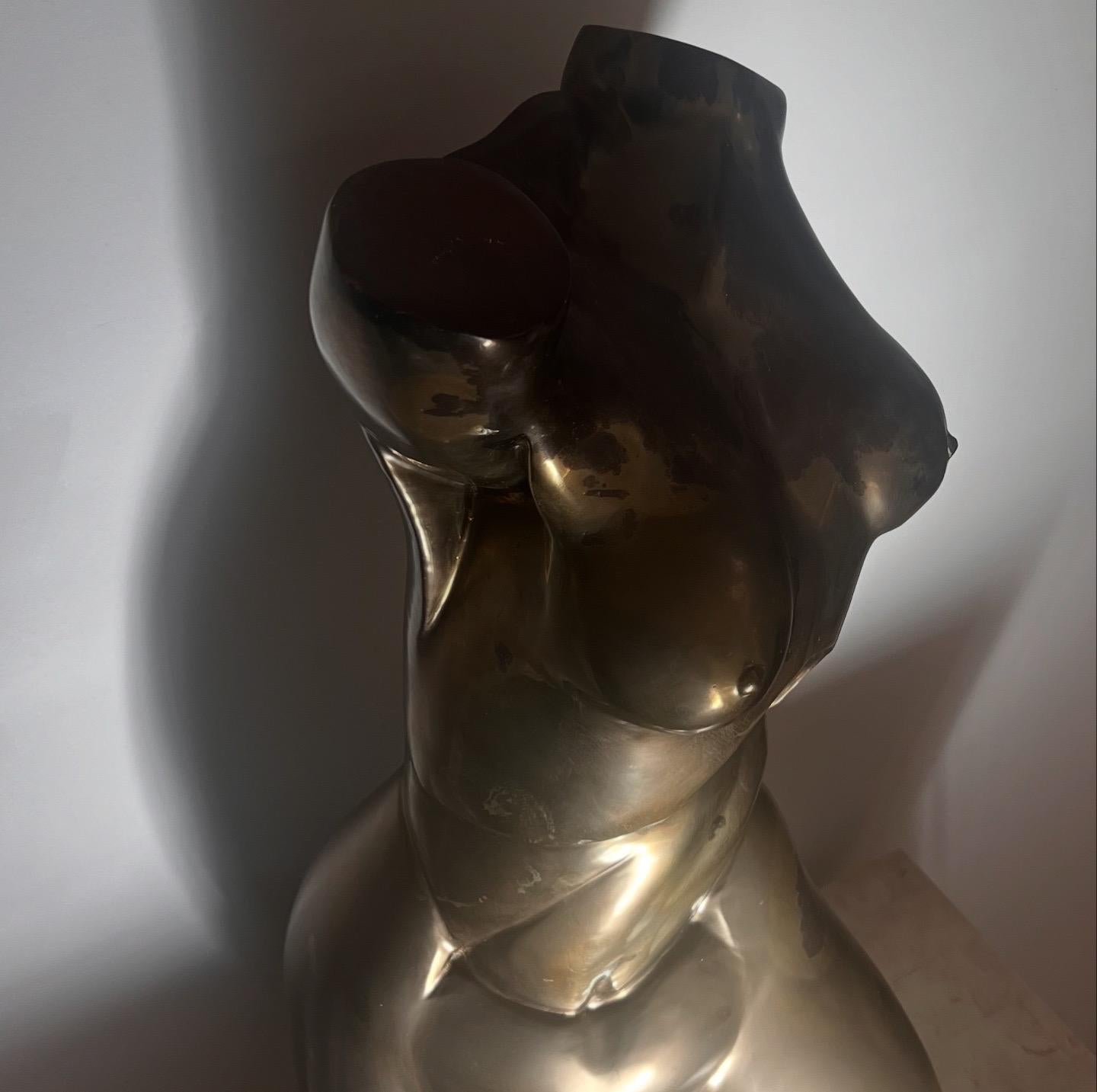 A monumental bronze female nude sculpture by Somchai, circa 1970 In Good Condition For Sale In View Park, CA