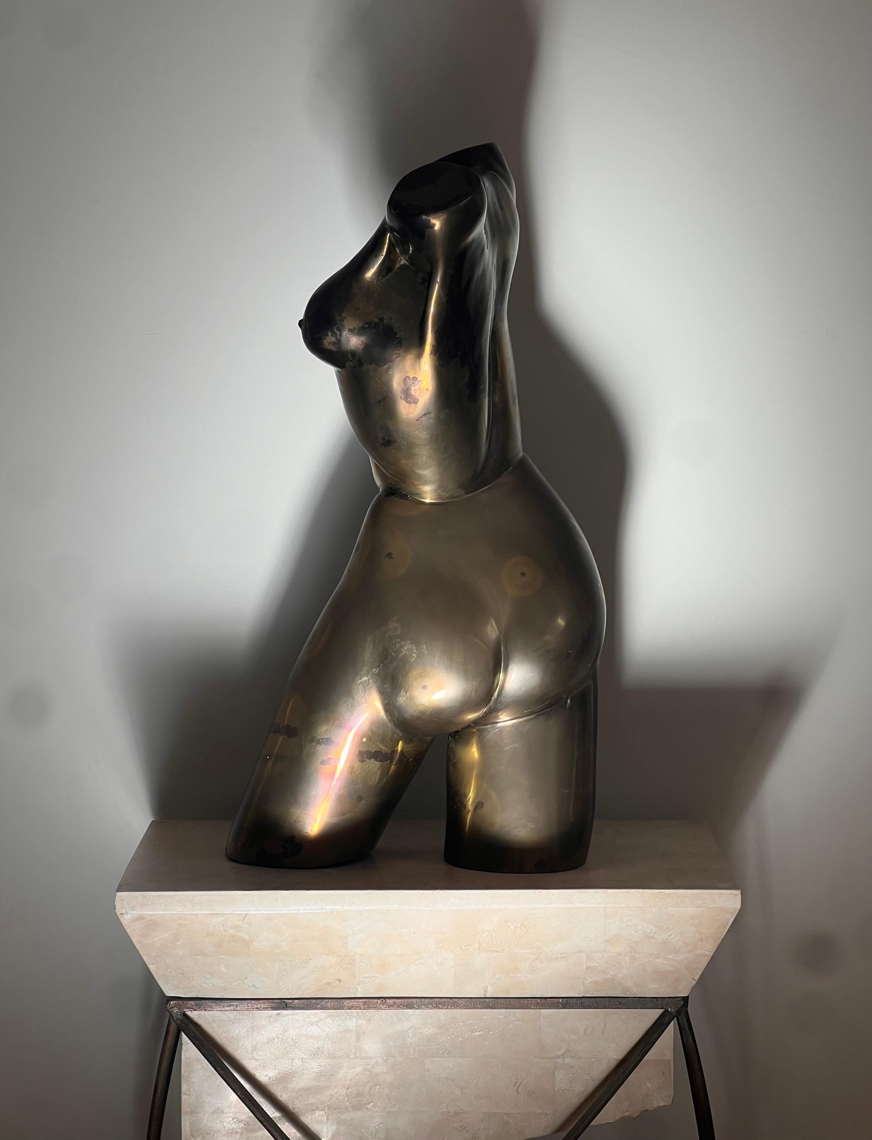 A monumental bronze female nude sculpture by Somchai, circa 1970 For Sale 1
