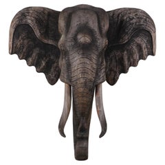 Monumentaler geschnitzter Elefantenkopf aus Holz