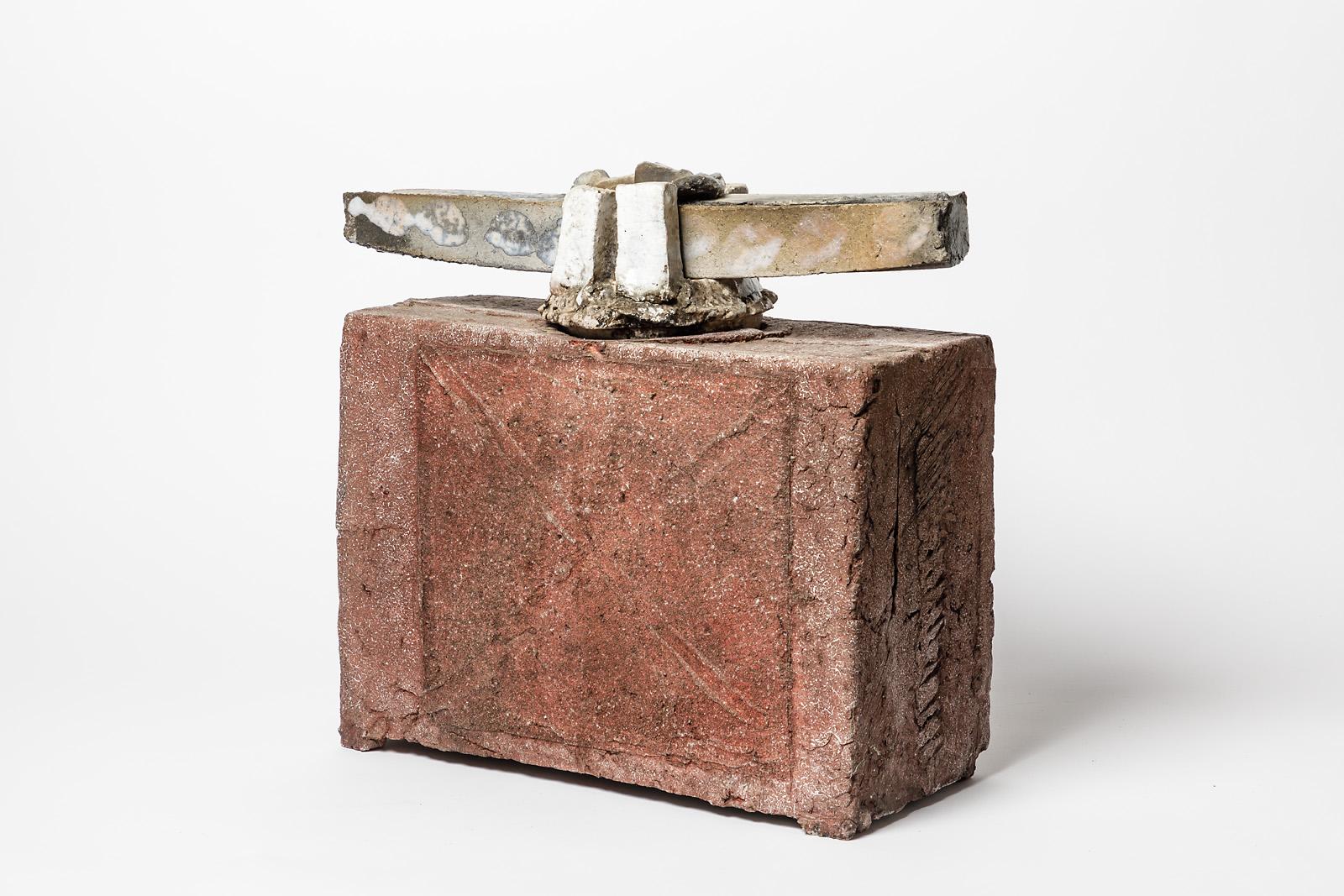 Une boîte monumentale en céramique de Camille Virot.
Conditions d'origine parfaites.
Signé à la base,
Vers 1990-2000.
Pièce unique.
  