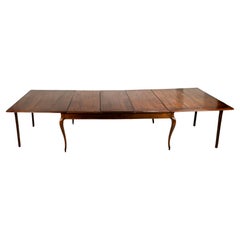 Una mesa de comedor monumental