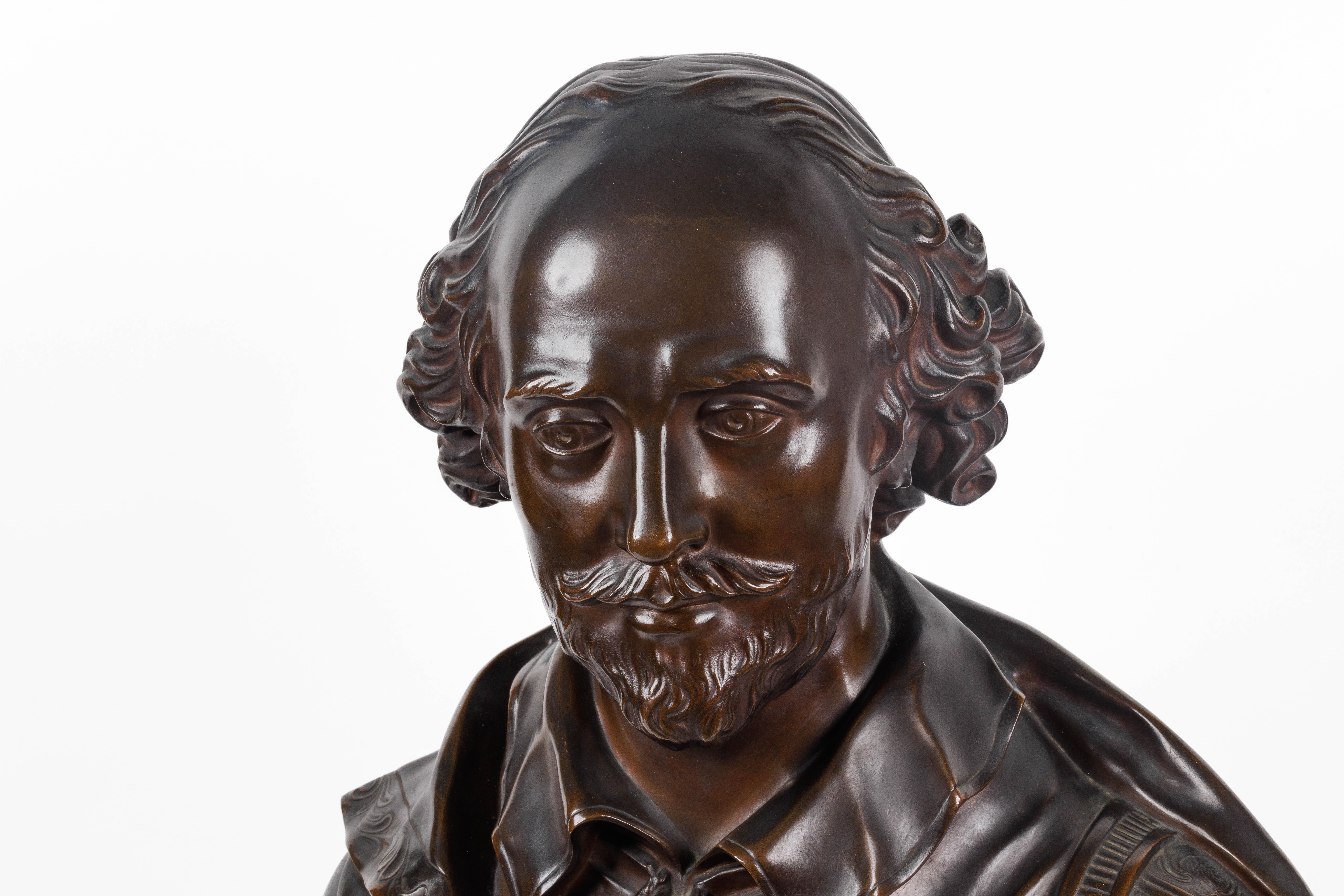 Monumentale französische patinierte Bronzebüste von William Shakespeare aus der Zeit von Houdon, nach Houdon im Angebot 12
