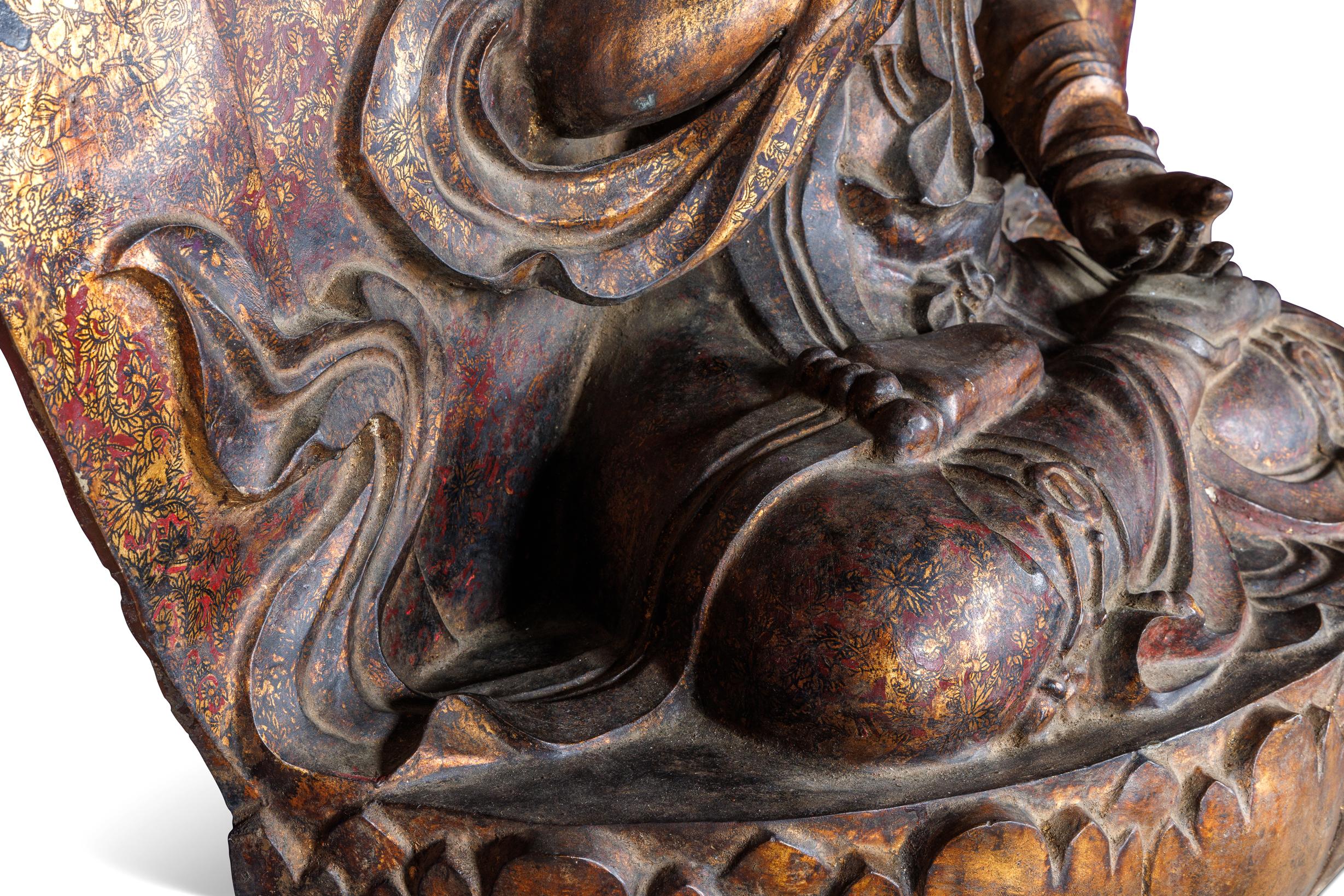Monumentale Ornamente Buddha-Skulptur aus vergoldeter und lackierter Bronze von Vajravidarana, Vajravidarana (19. Jahrhundert) im Angebot