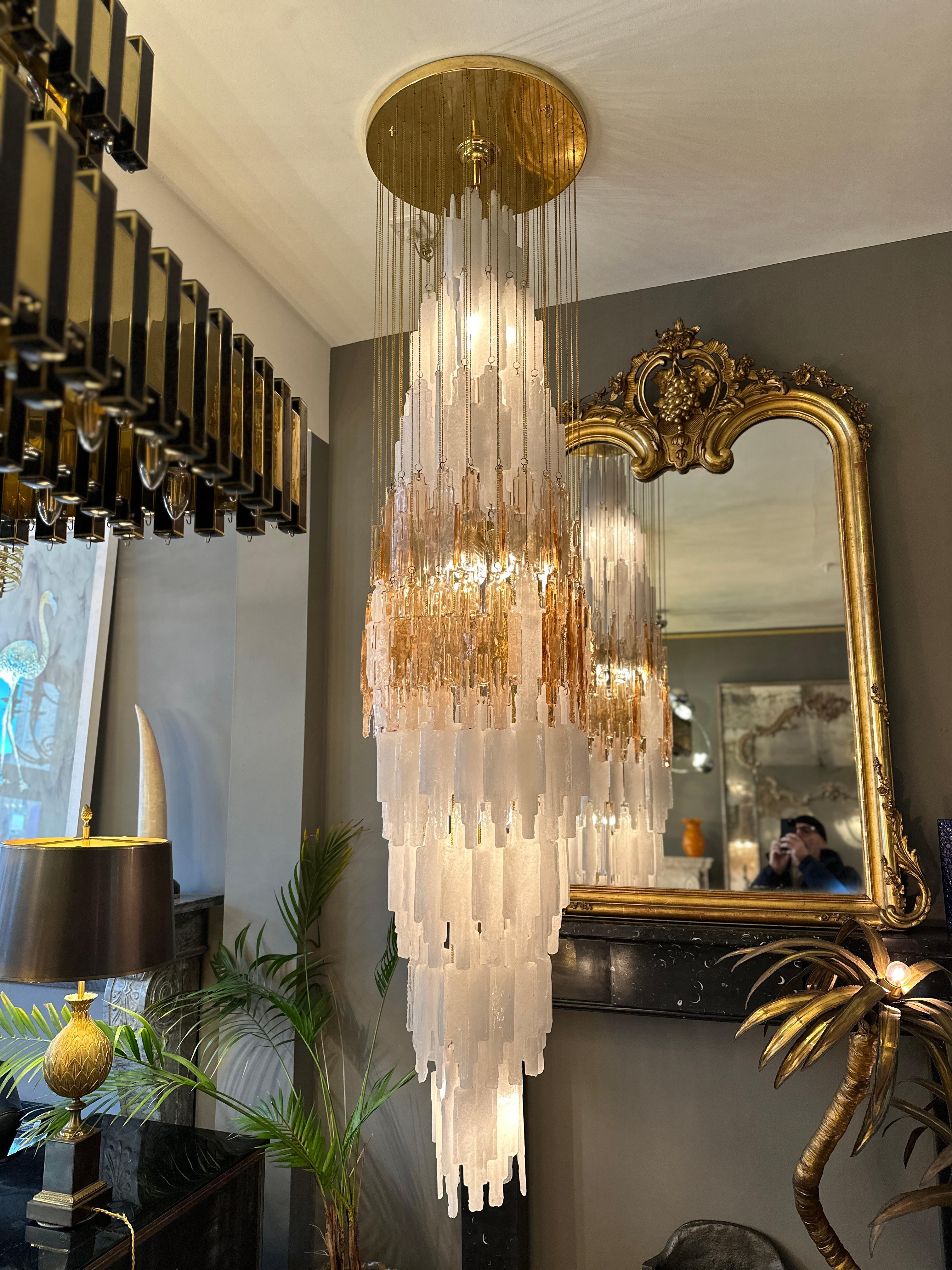 A Monumental Italian Murano Glass Waterfall Cascade Pendant By Poliarte  In Good Condition For Sale In London, GB