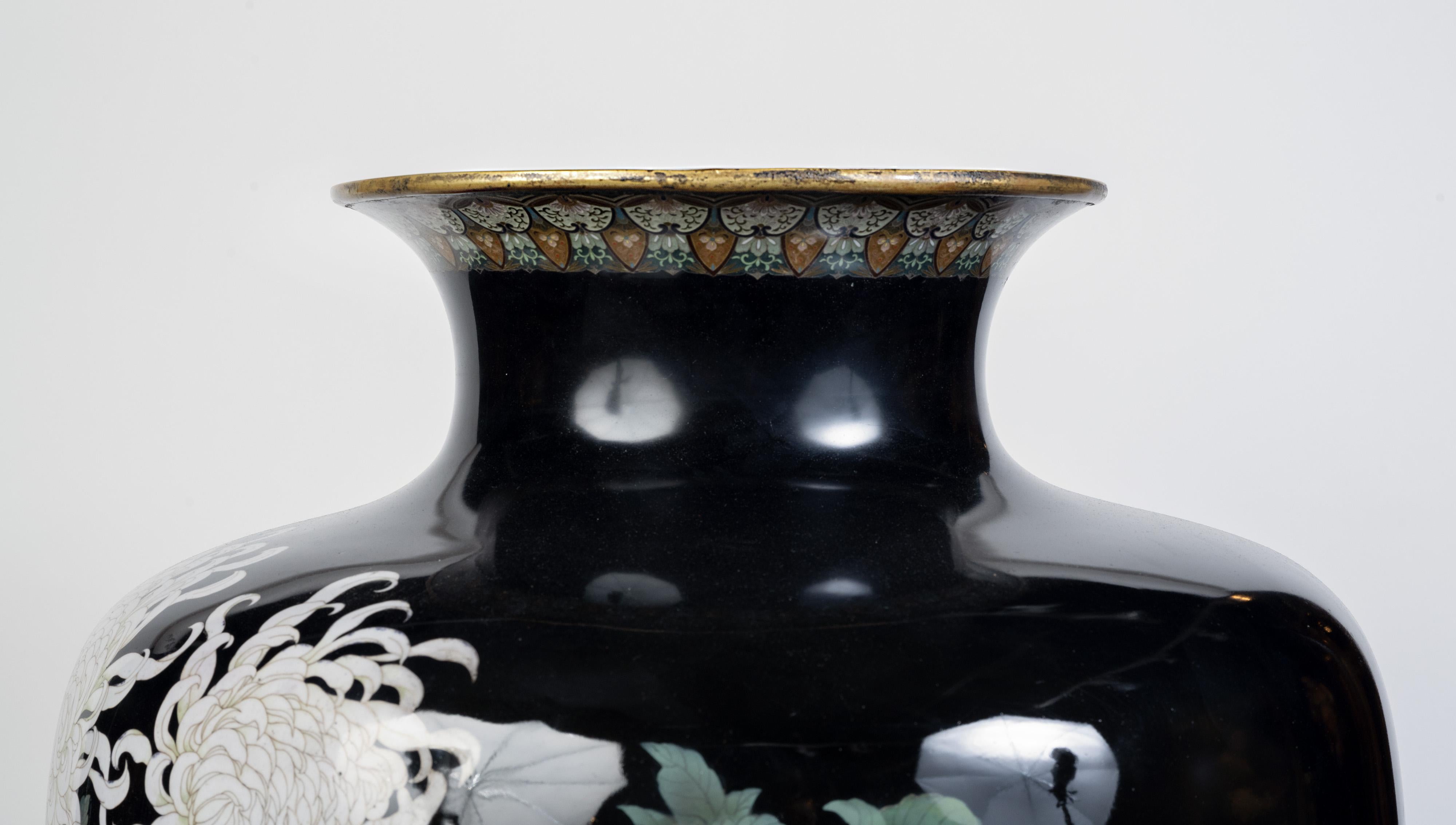 Vase monumental en émail cloisonné japonais, attribué à Hayashi Kodenji en vente 4