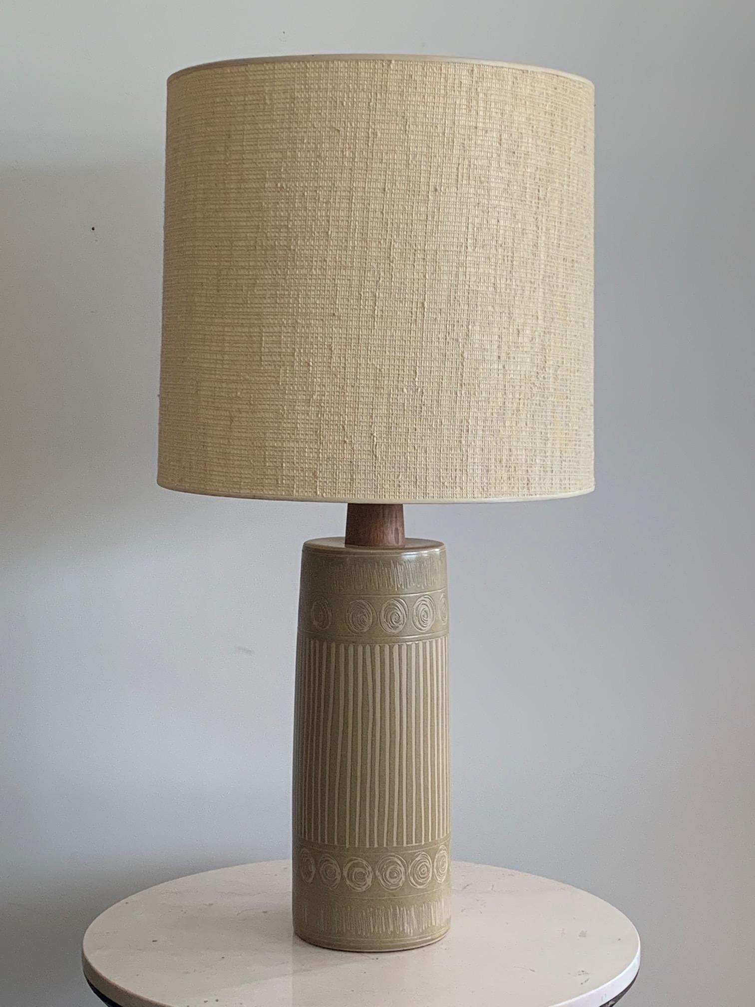Monumental Martz Lamp with Sgraffito Decoration For Sale 2