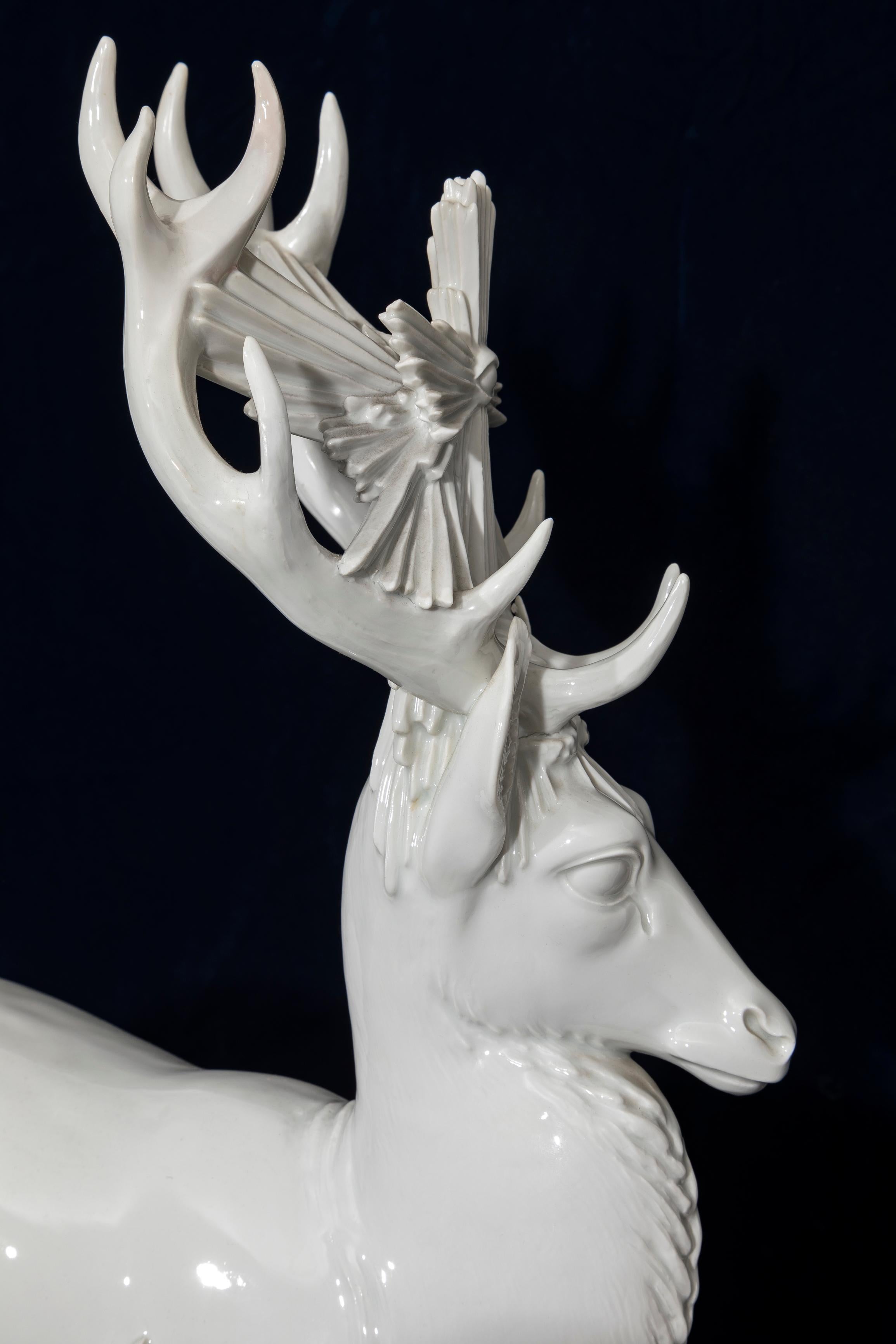 Modèle monumental d'un cerf en porcelaine de Meissen Blanc de Chine de Max Esser en vente 2