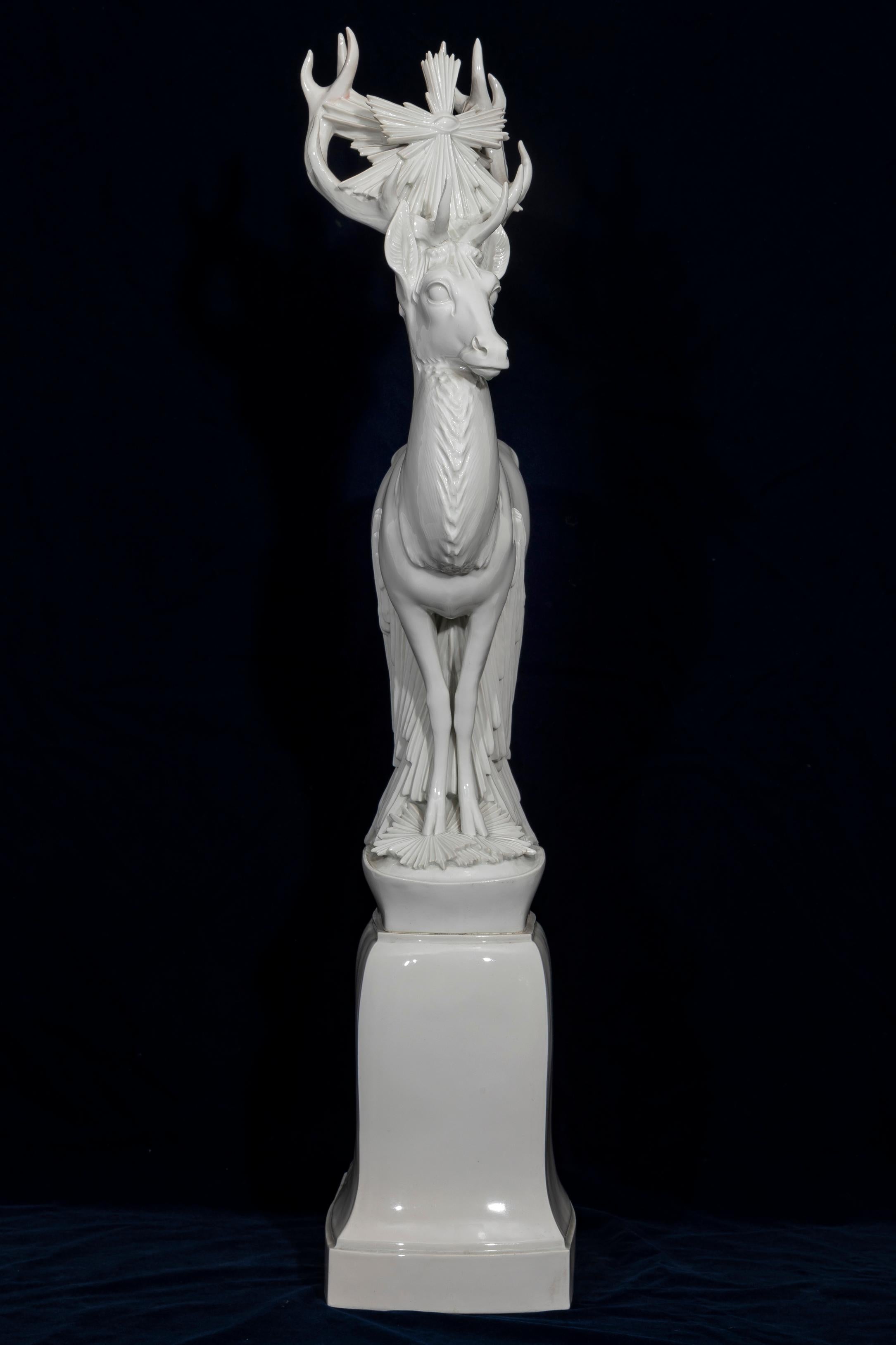 Allemand Modèle monumental d'un cerf en porcelaine de Meissen Blanc de Chine de Max Esser en vente