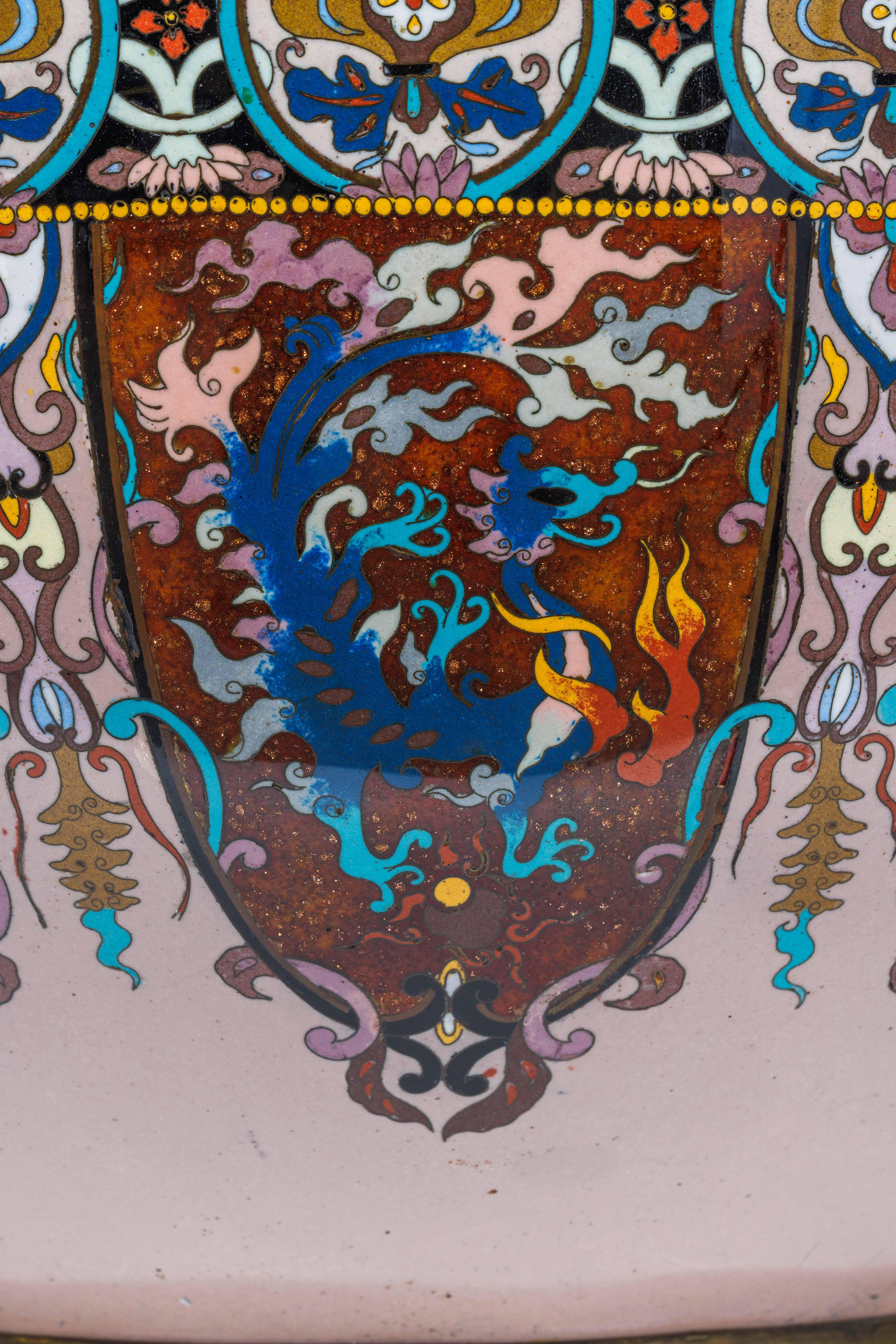 Émail Monumentale jardinière japonaise de la période Meiji en émail cloisonné en vente