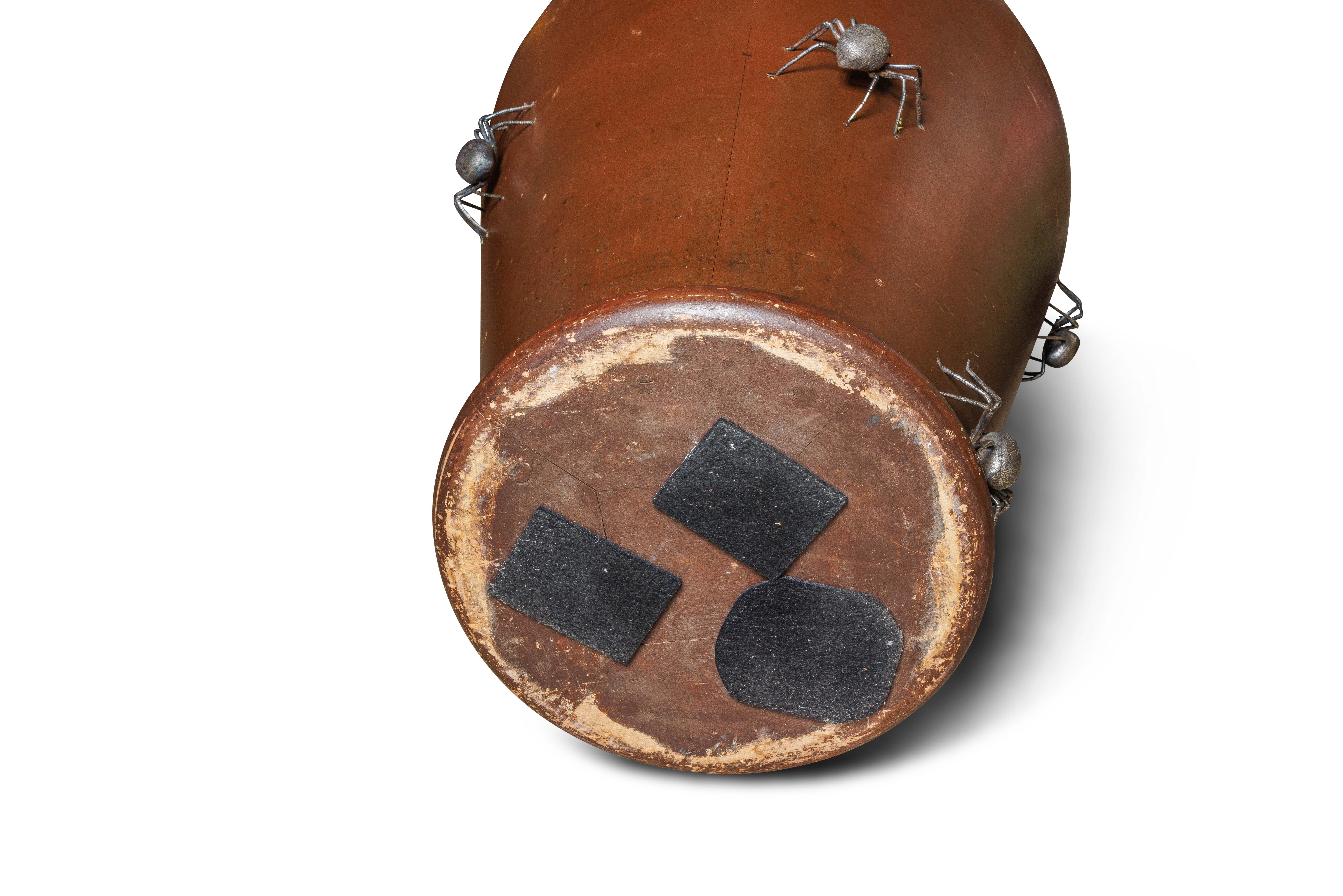 Monumentale japanische Vase aus gedrechseltem Holz aus der Meiji-Periode mit silbernem Spinnen Okimonos, Okimonos im Angebot 6