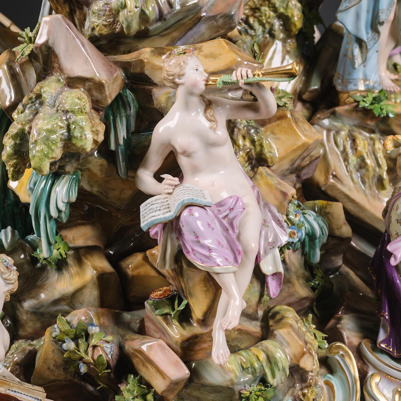 Grupo monumental de figuras de porcelana de Meissen del monte Parnaso en venta 3