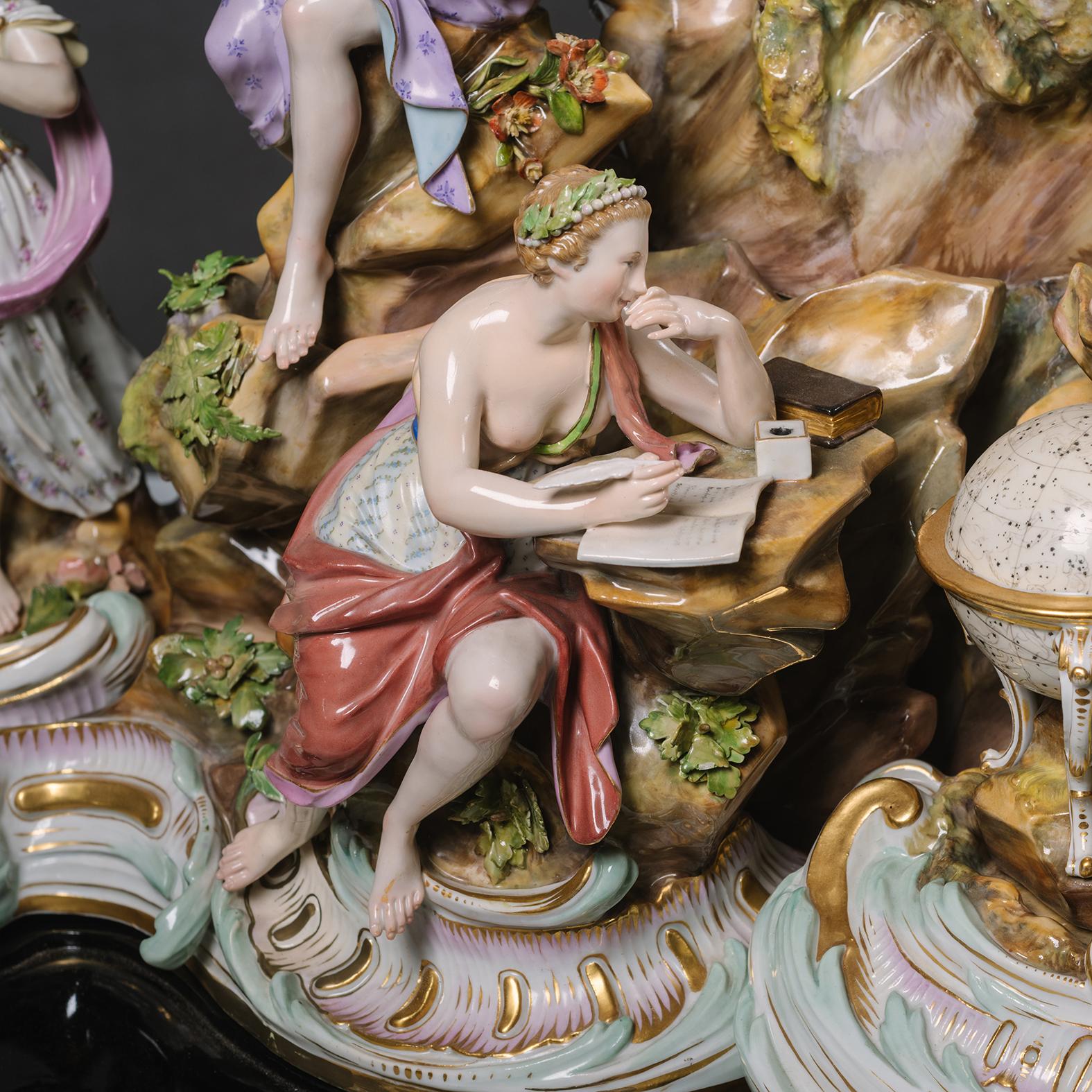 Grupo monumental de figuras de porcelana de Meissen del monte Parnaso siglo XIX en venta
