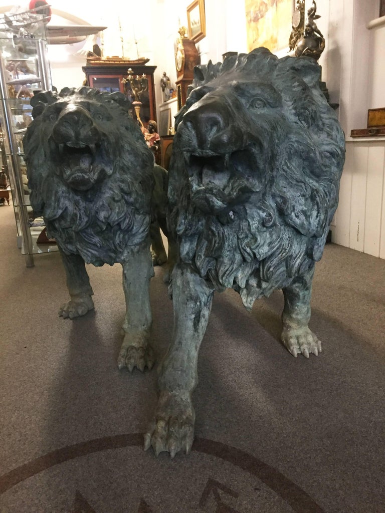 Monumental Pair of 19th Century Lifesize Bronze Lions For Sale at 1stDibs