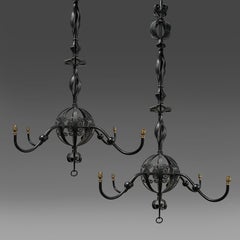 Paire monumentale de lustres de style artisanal de Birmingham Guild of Handicrafts