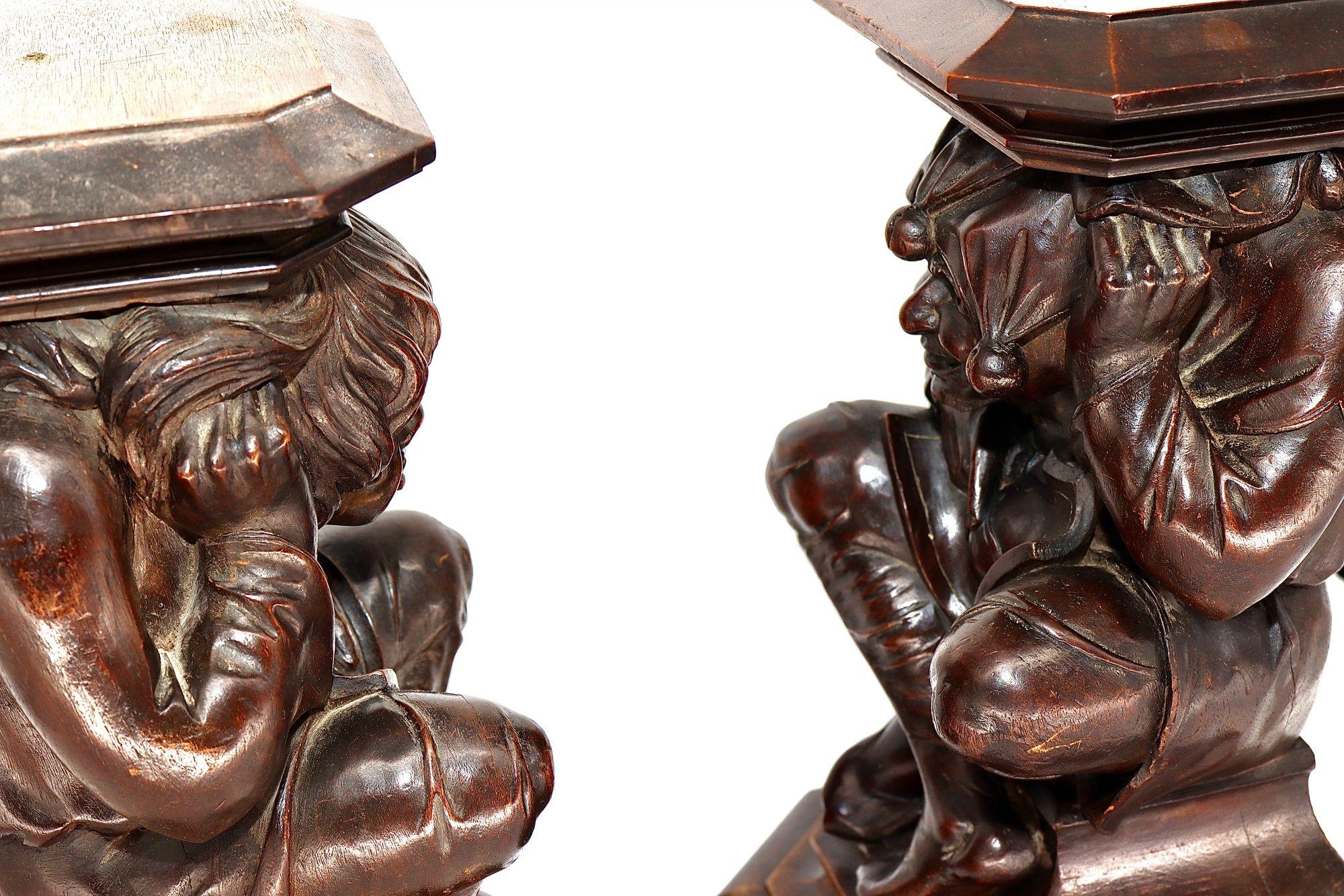 Monumental Pair of English Carved Walnut Wood Figures of Court Jesters, 18th C For Sale 4