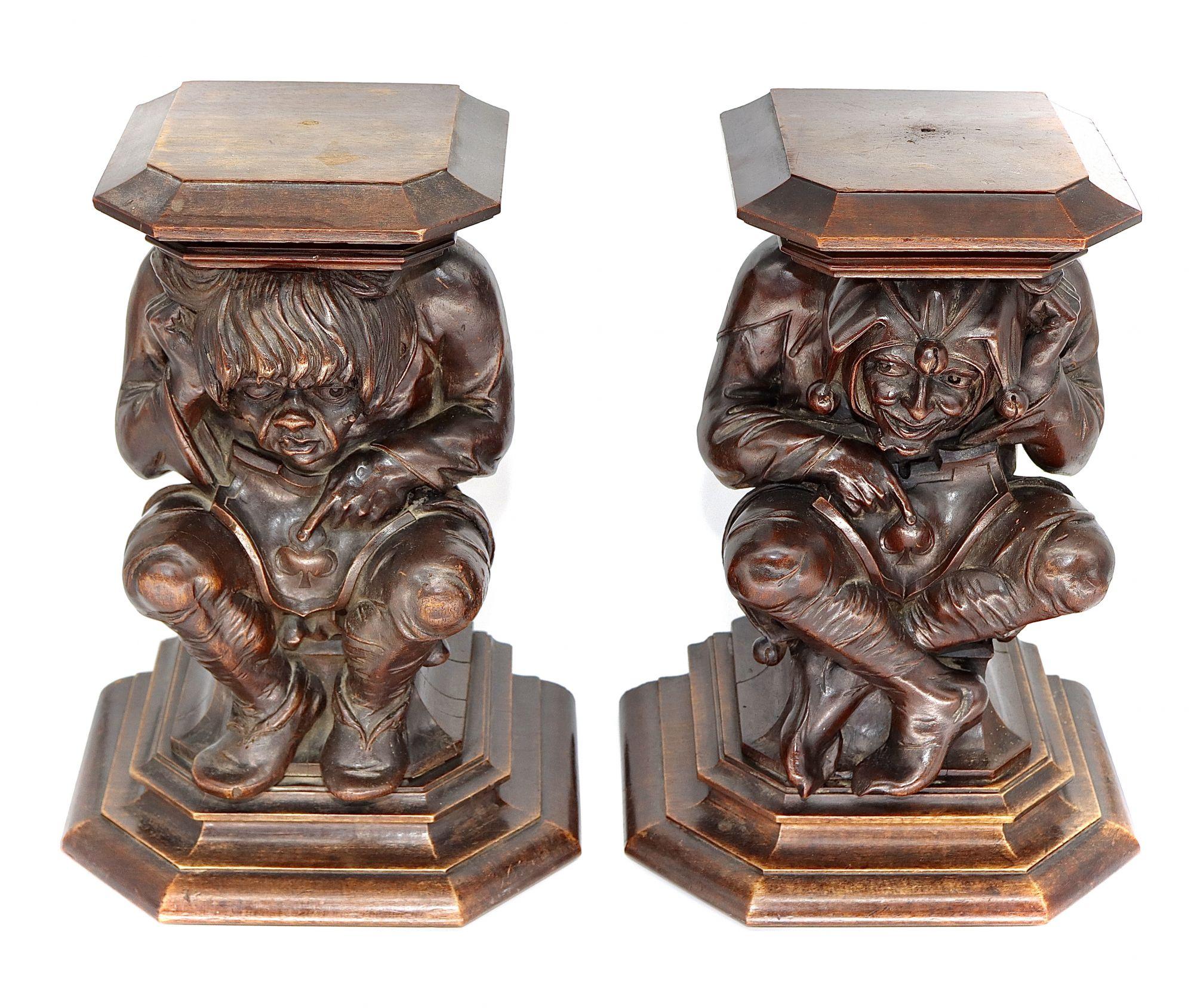 Monumental Pair of English Carved Walnut Wood Figures of Court Jesters, 18th C For Sale 8