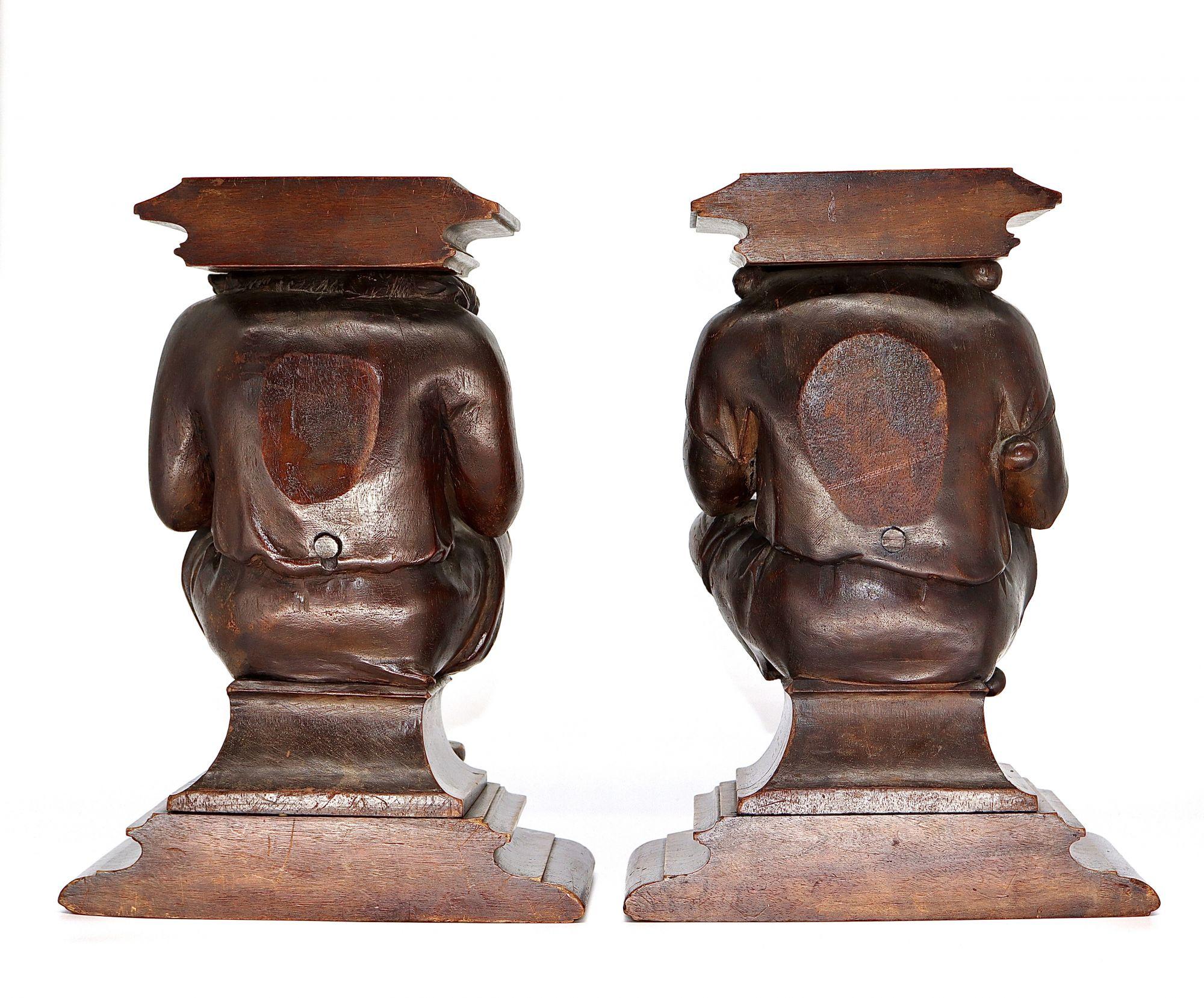 Monumental Pair of English Carved Walnut Wood Figures of Court Jesters, 18th C 2