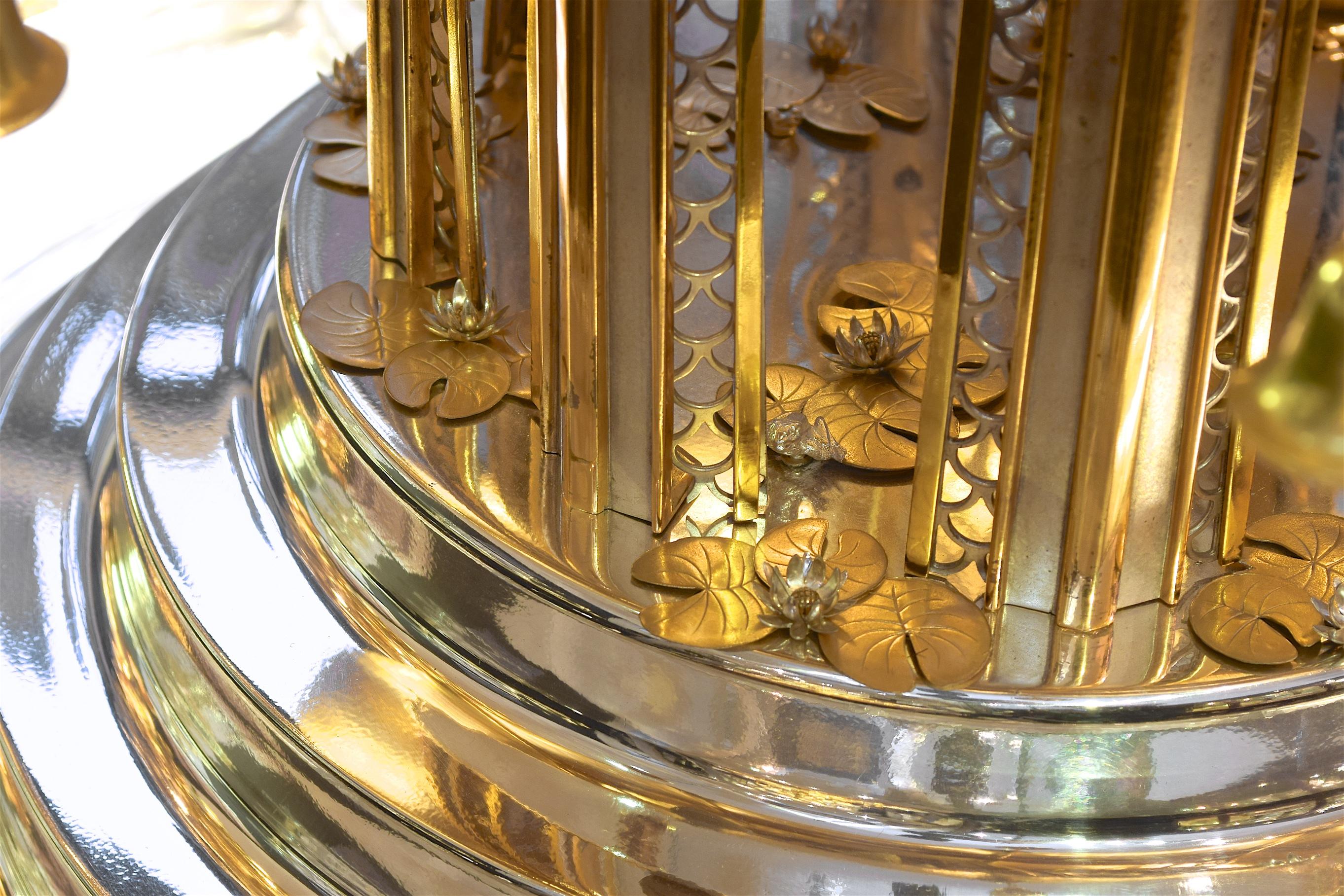 Revival A Monumental part-gilded sterling silver and engraved glass rotating centrepiece For Sale